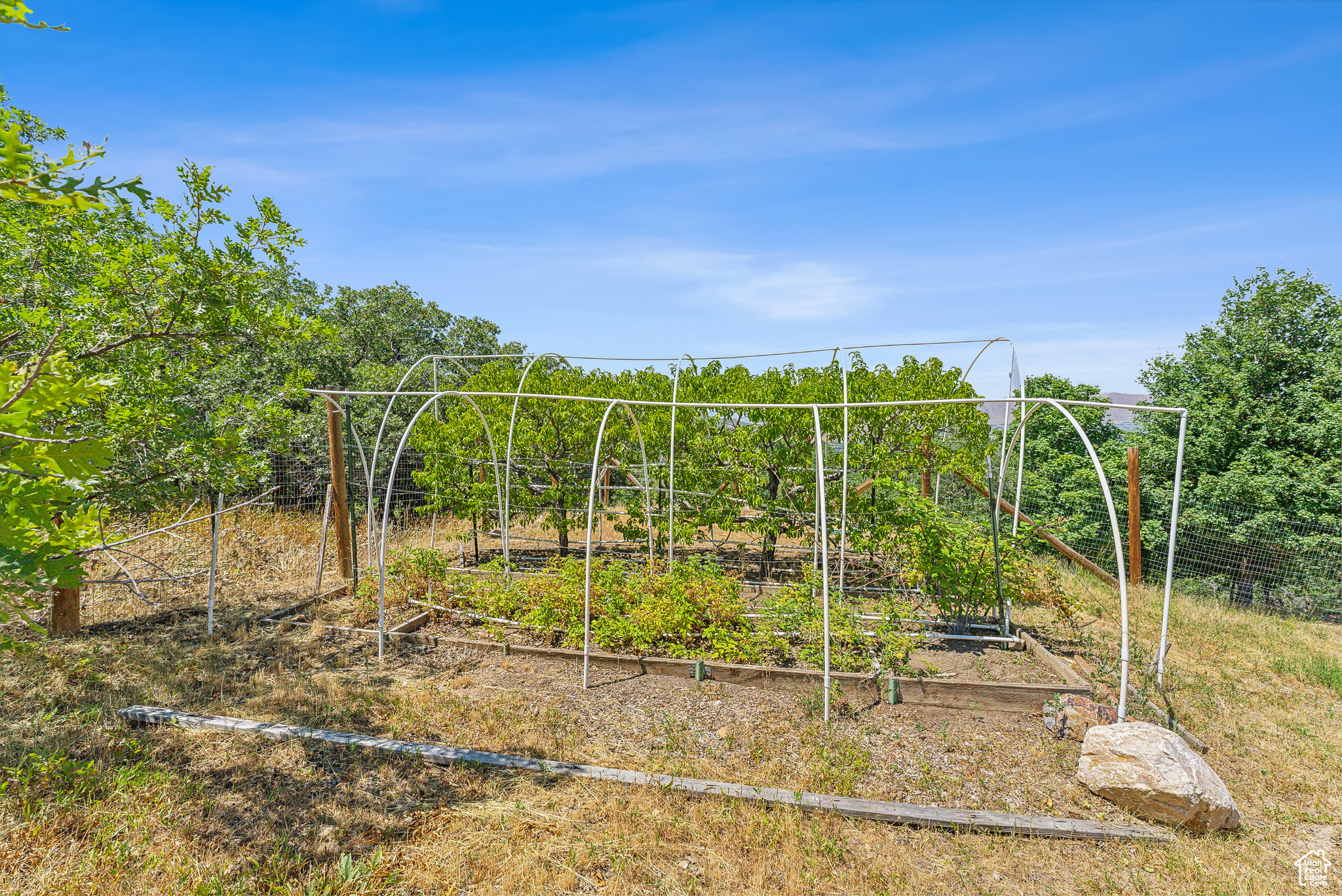 360 W VALLEY VIEW CIR