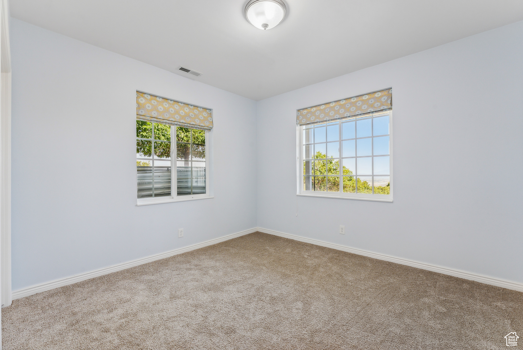 360 W VALLEY VIEW CIR
