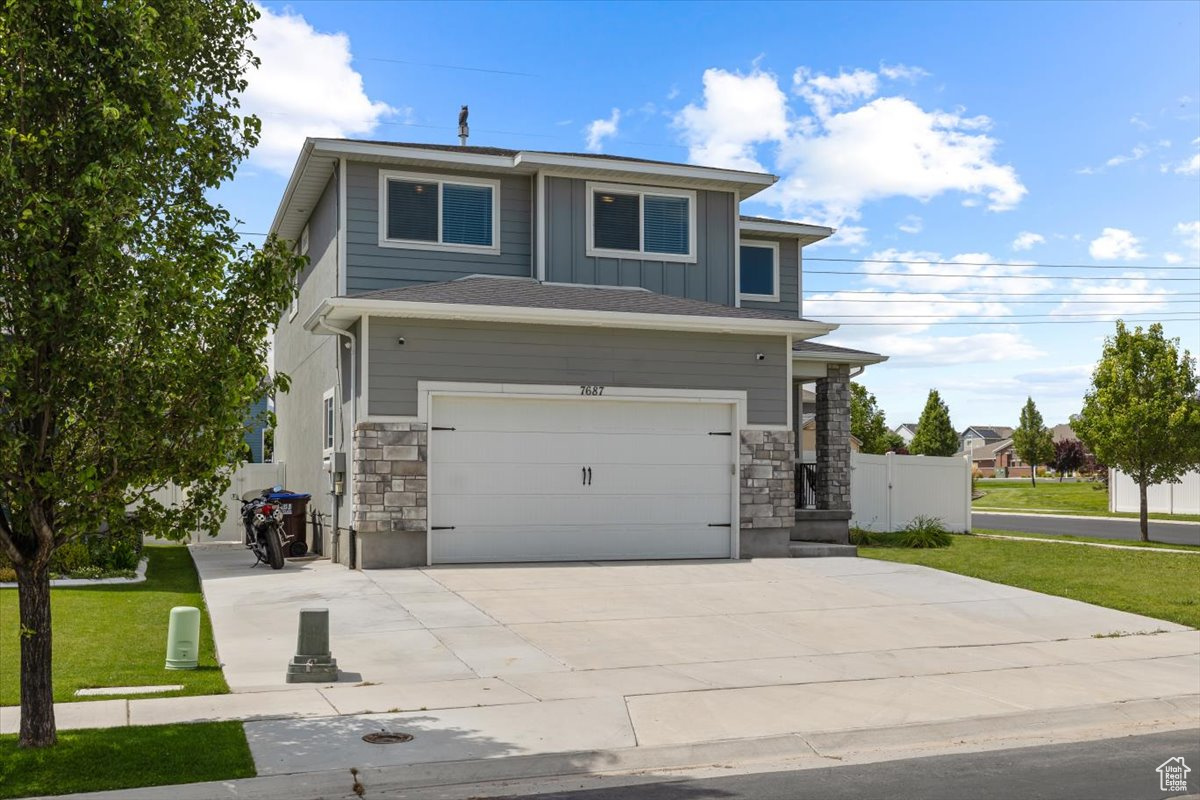 7687 N KINGS CANYON RD