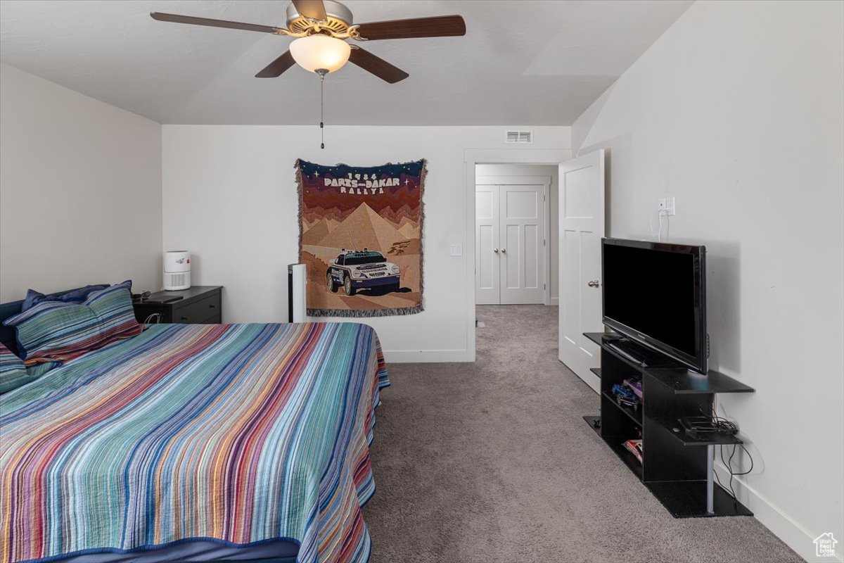 7687 N KINGS CANYON RD