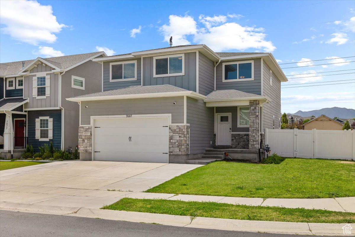 7687 N KINGS CANYON RD