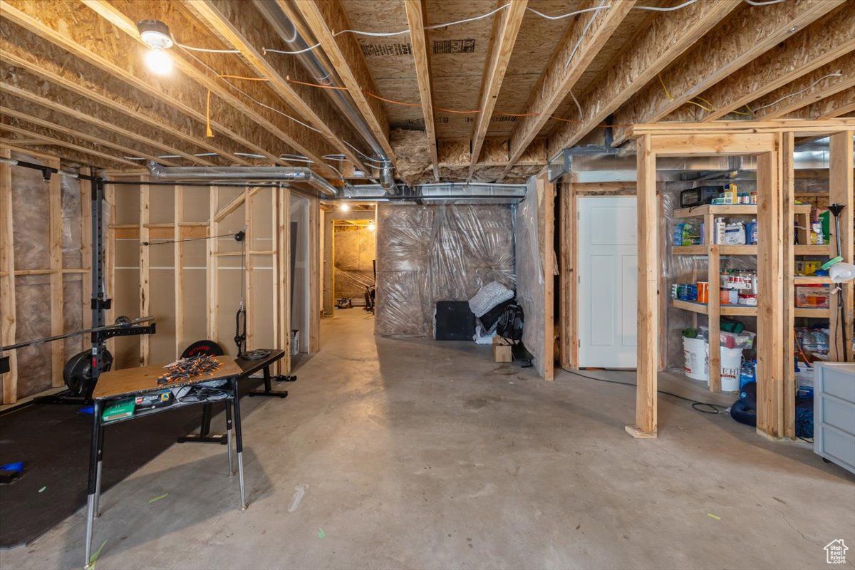7687 N KINGS CANYON RD