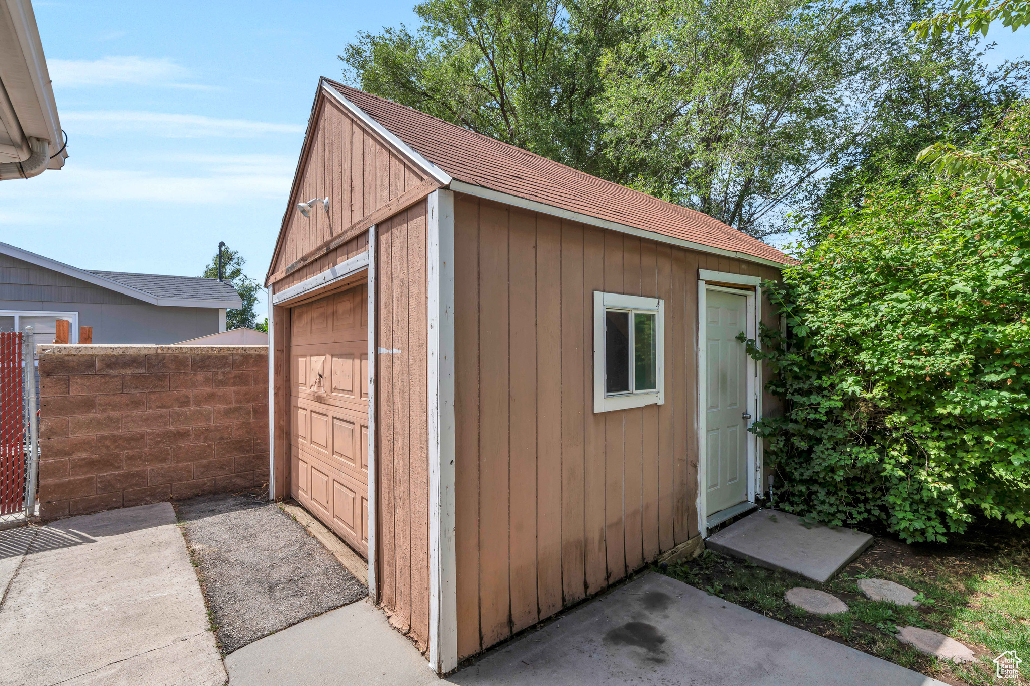 673 ORCHARD DR