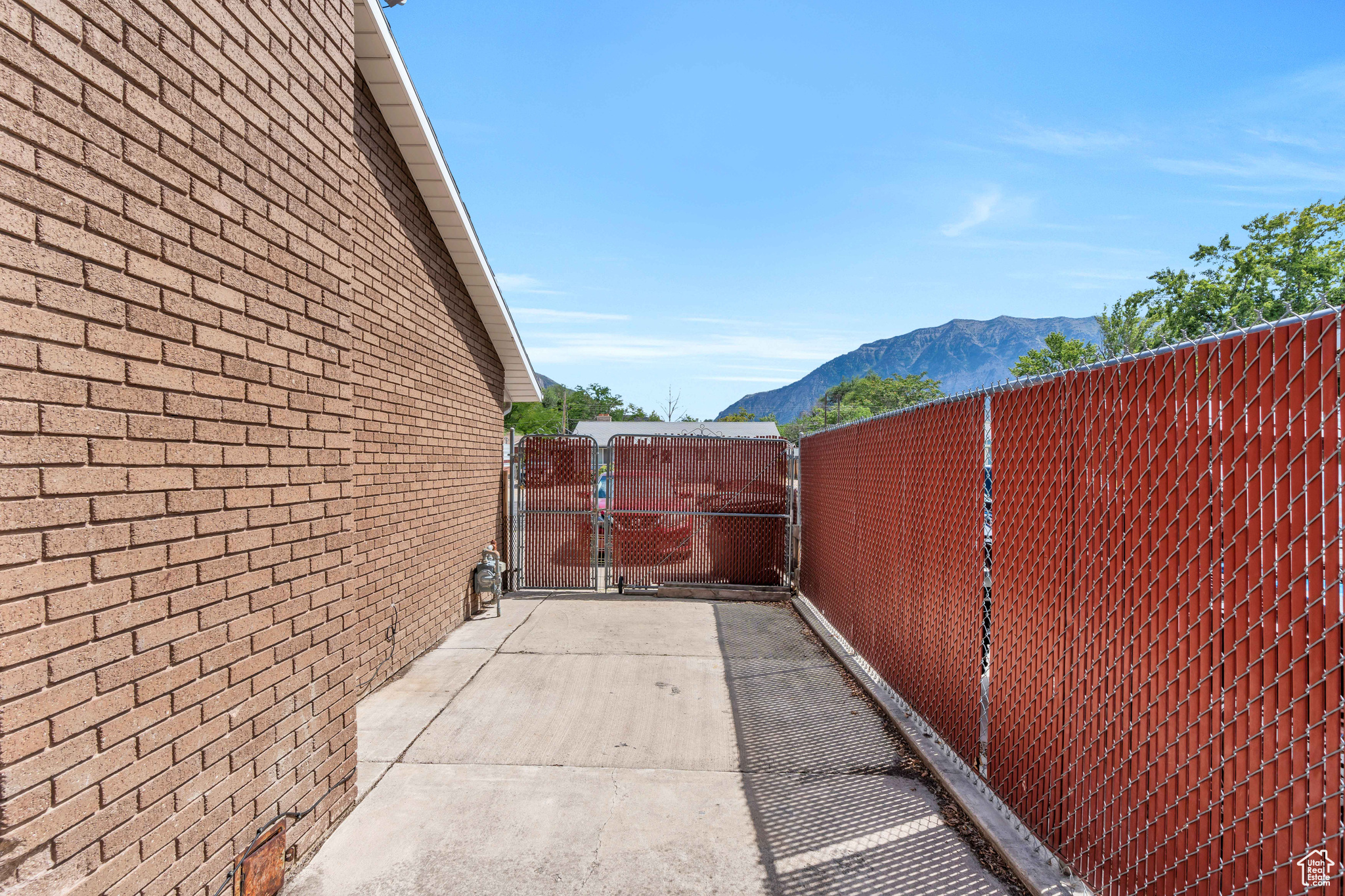 673 ORCHARD DR