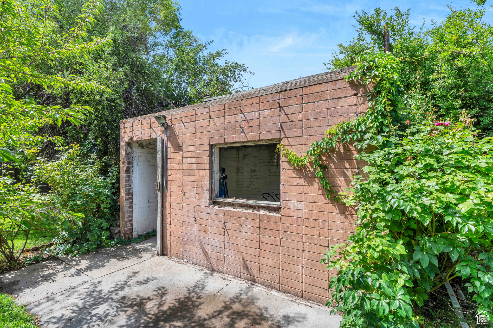 673 ORCHARD DR