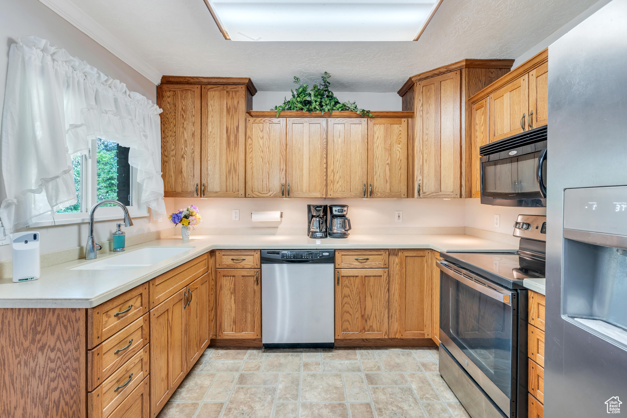 673 ORCHARD DR