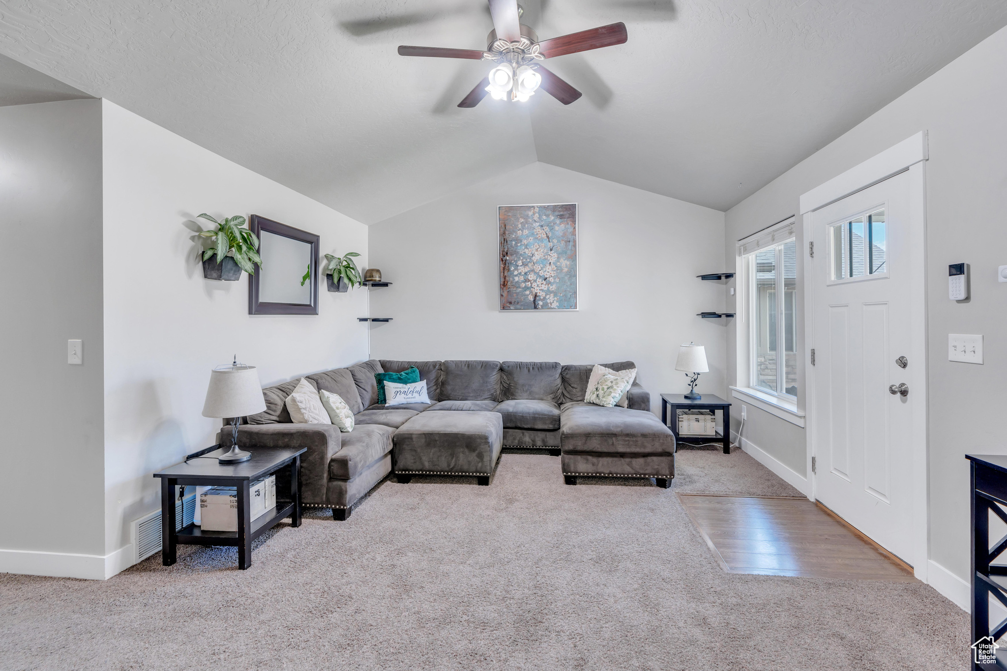 1588 E SHADOW DR