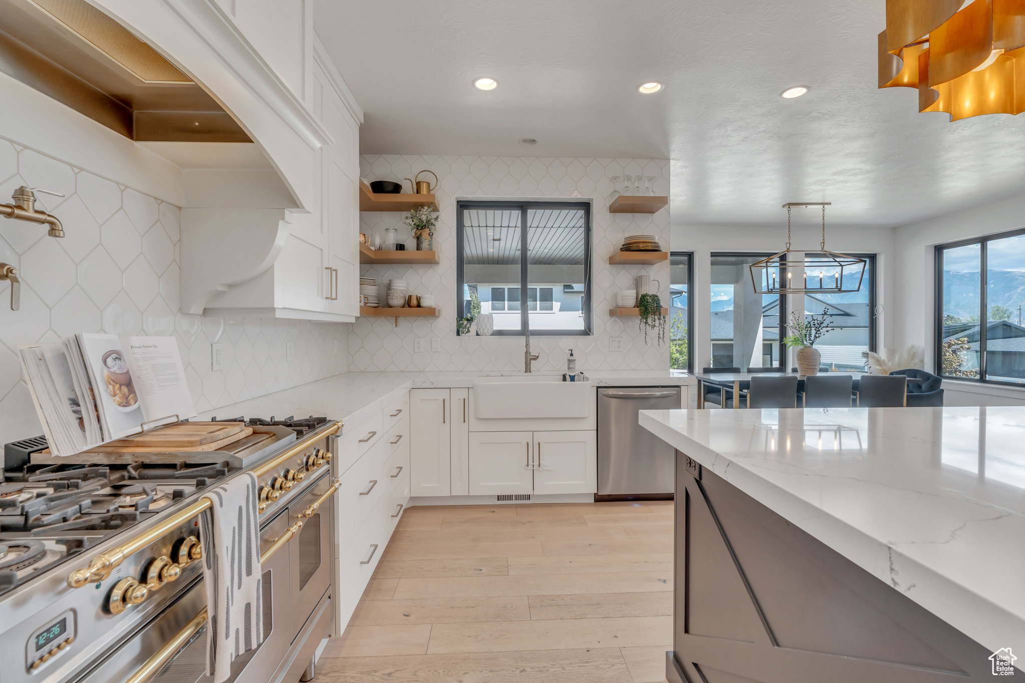 10873 S RETA VIEW CT