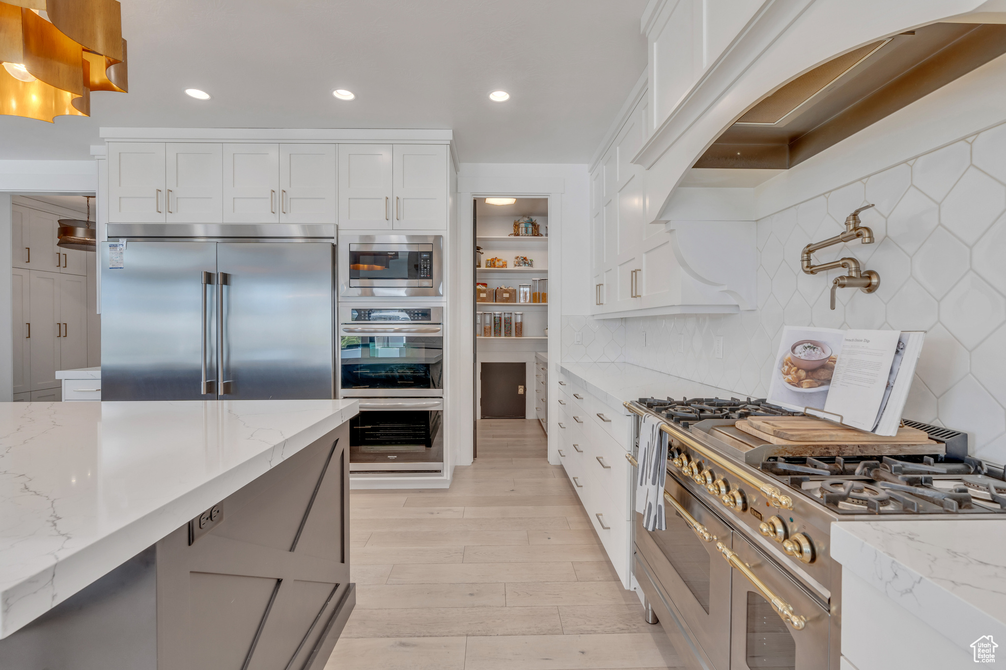 10873 S RETA VIEW CT