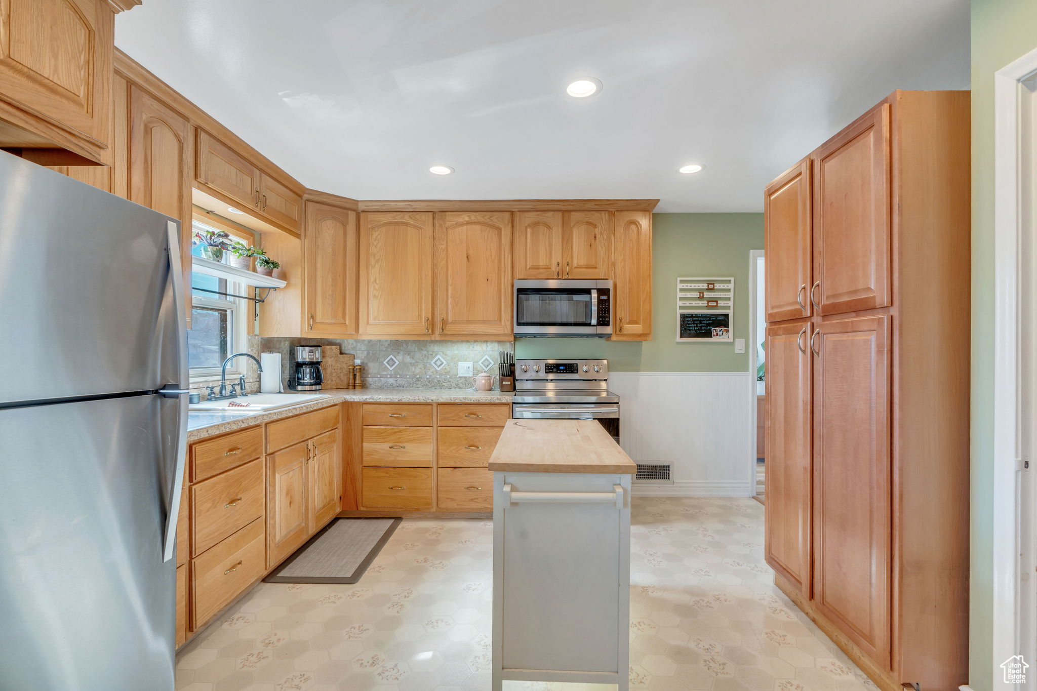 8656 W FLORENCE DR