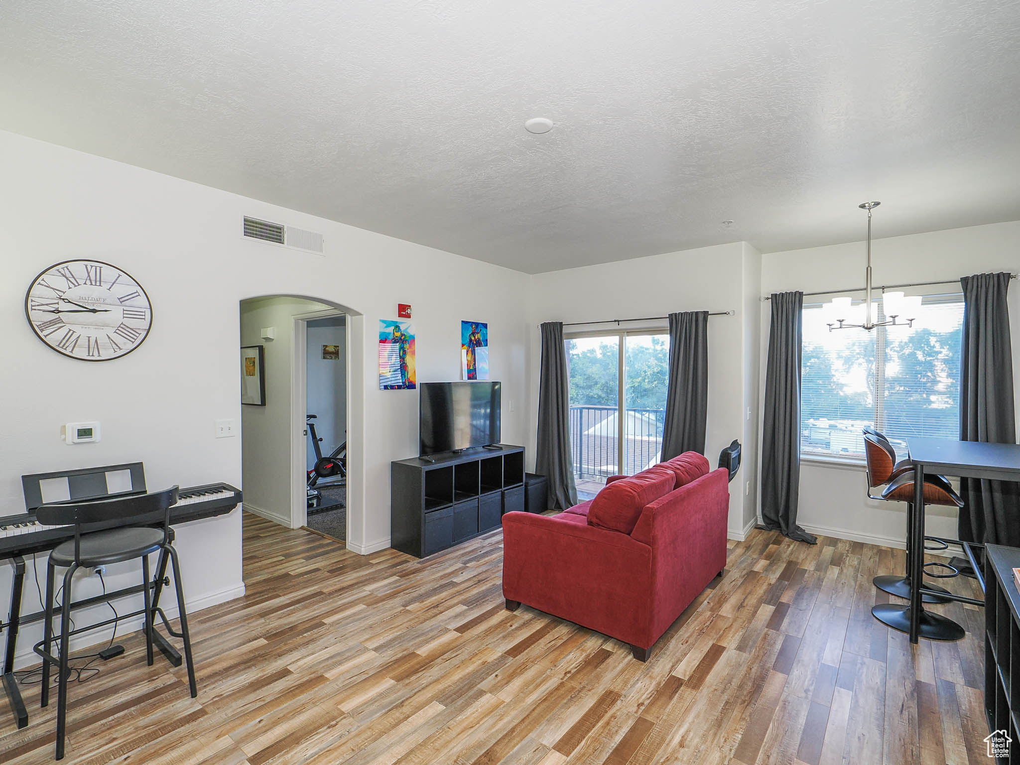 194 W ALBION VILLAGE WAY #103
