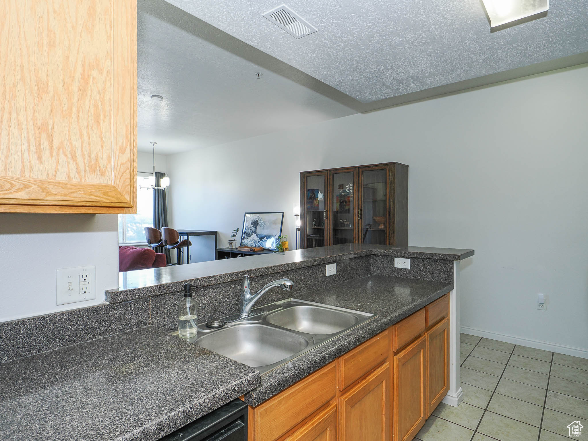 194 W ALBION VILLAGE WAY #103
