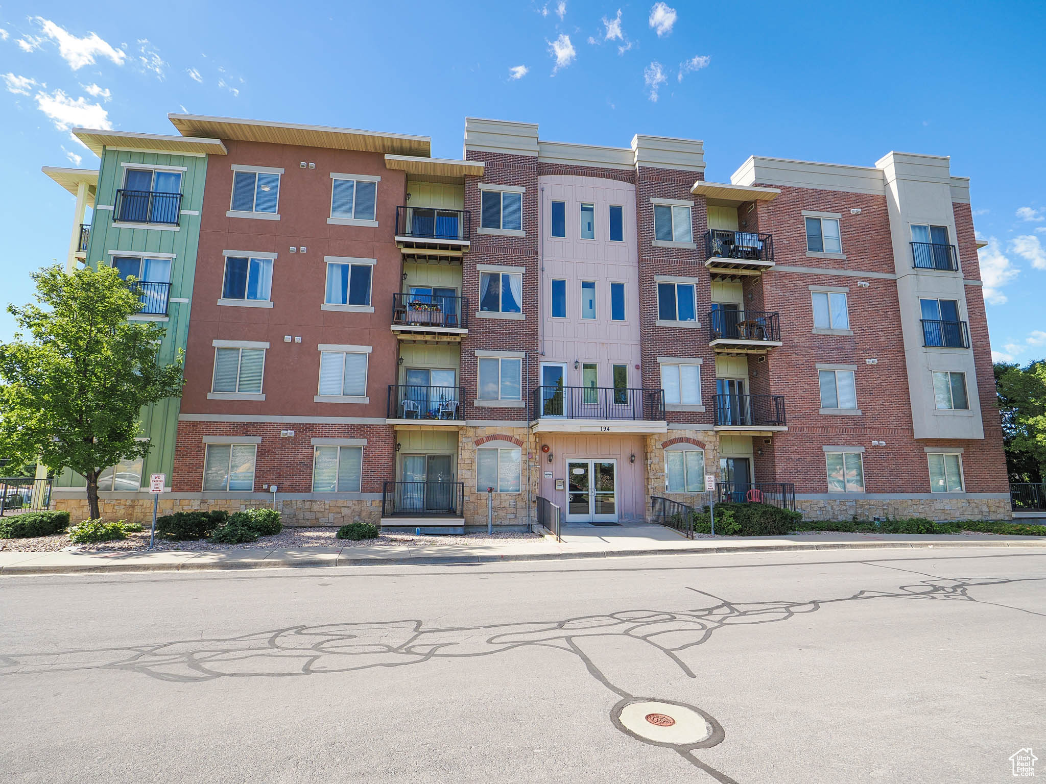 194 W ALBION VILLAGE WAY #103