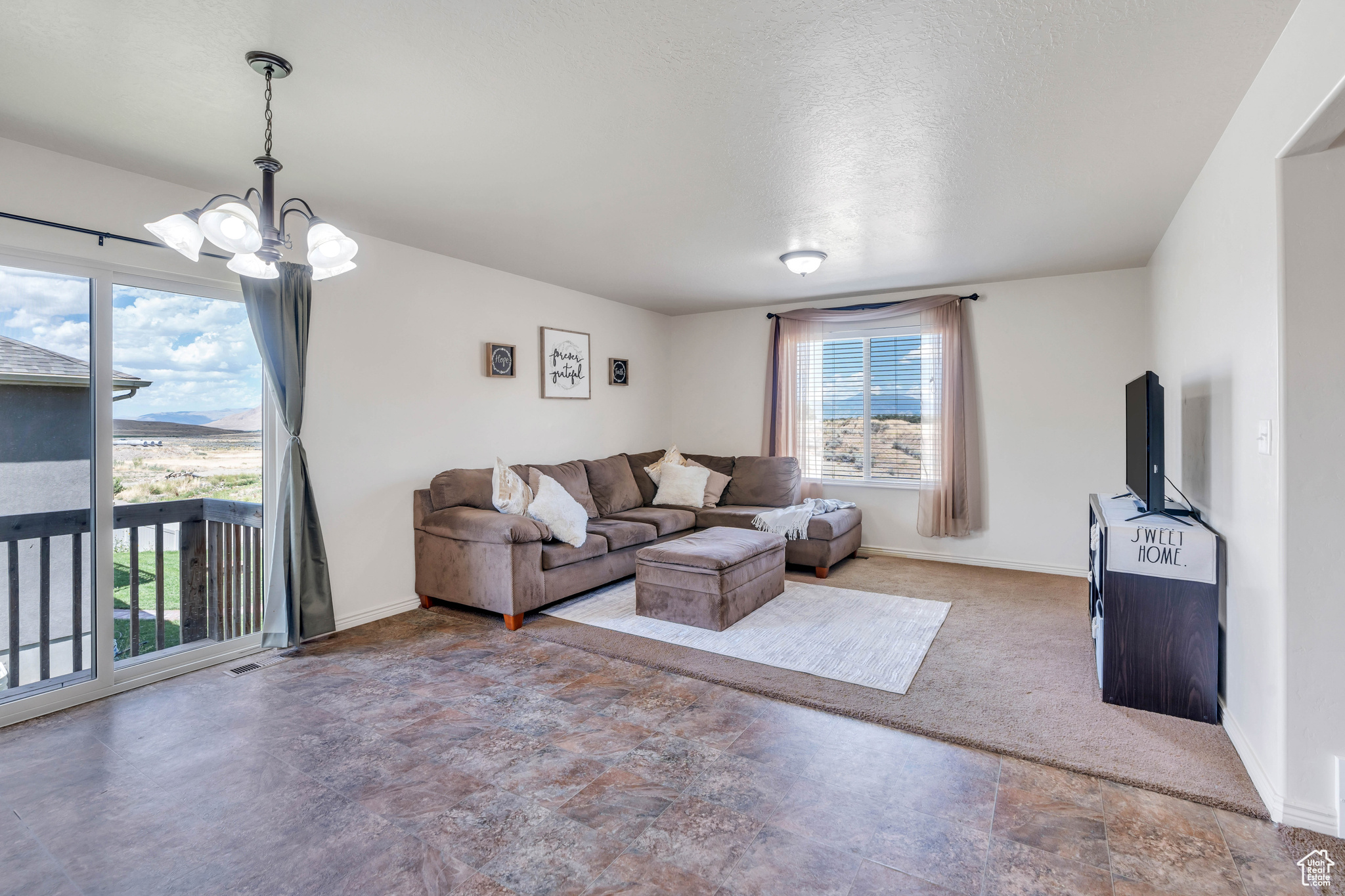563 S LITTLE ROCK DR.