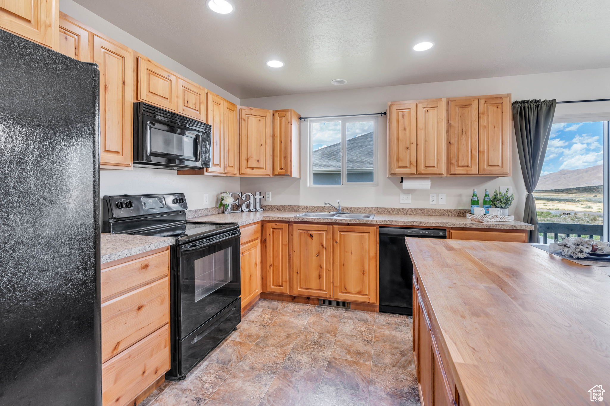 563 S LITTLE ROCK DR.