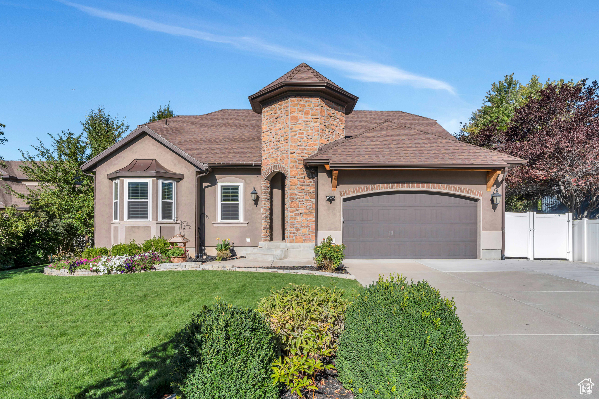 1521 N SILVERWOOD DR