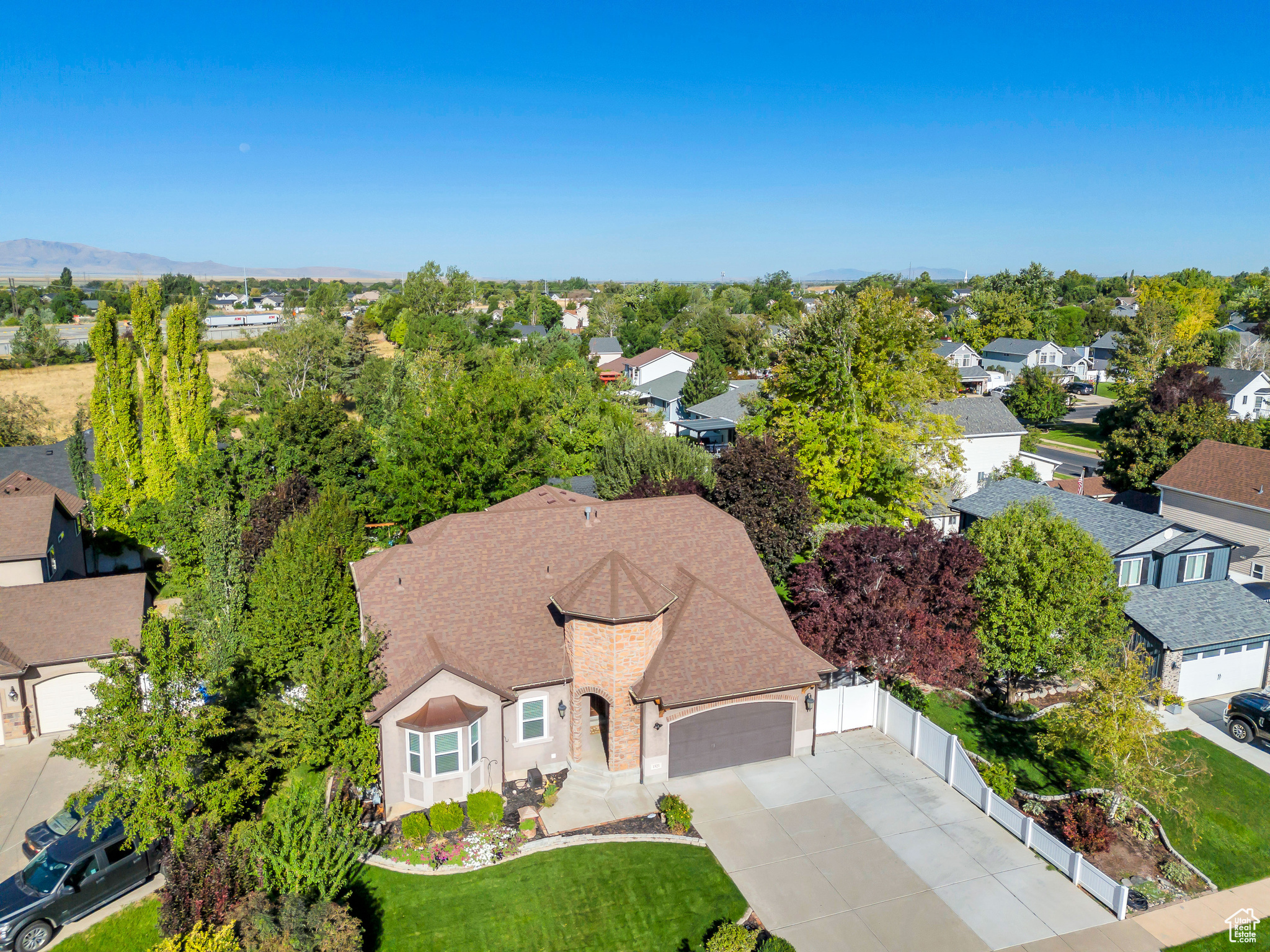 1521 N SILVERWOOD DR