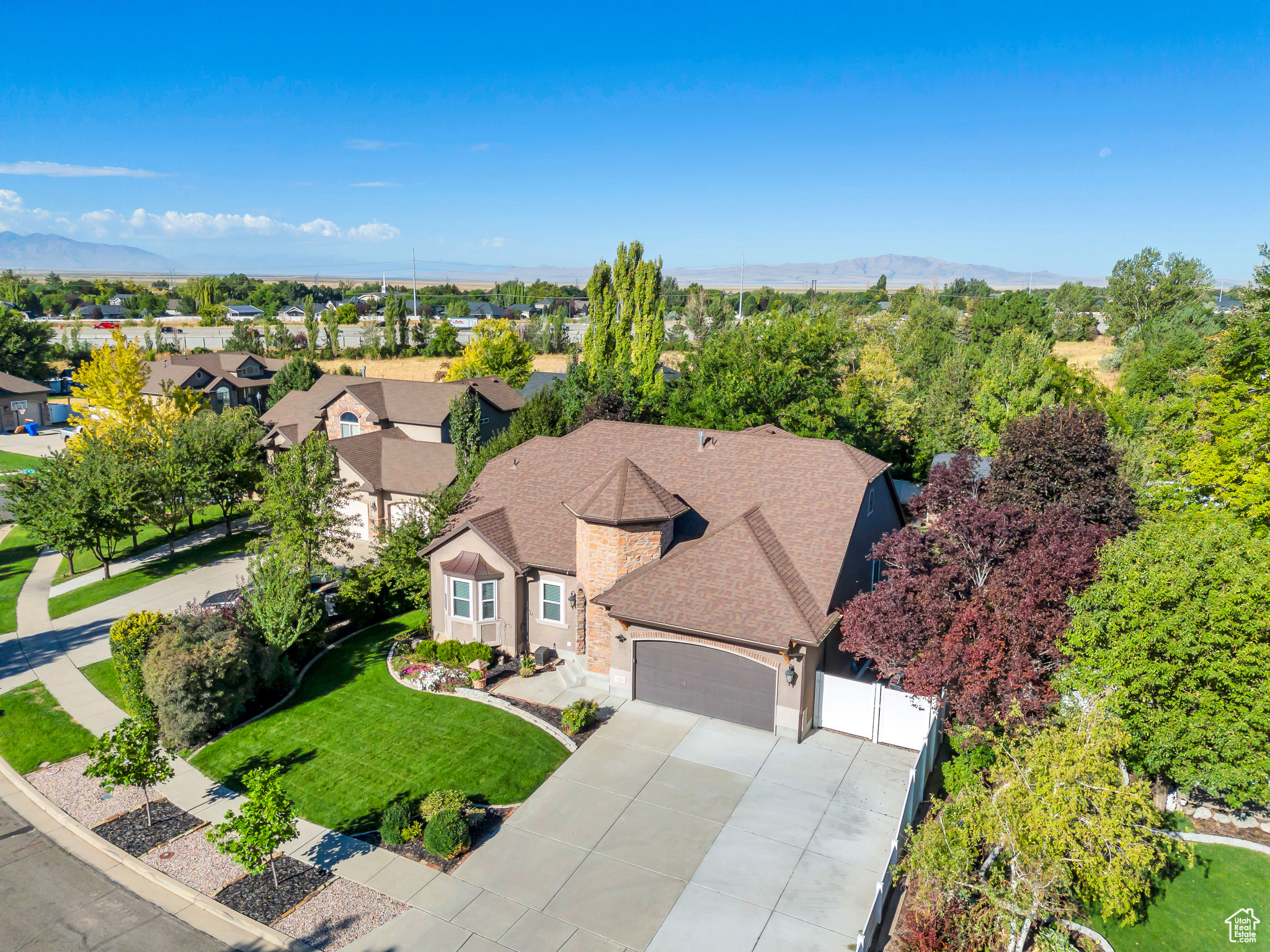 1521 N SILVERWOOD DR