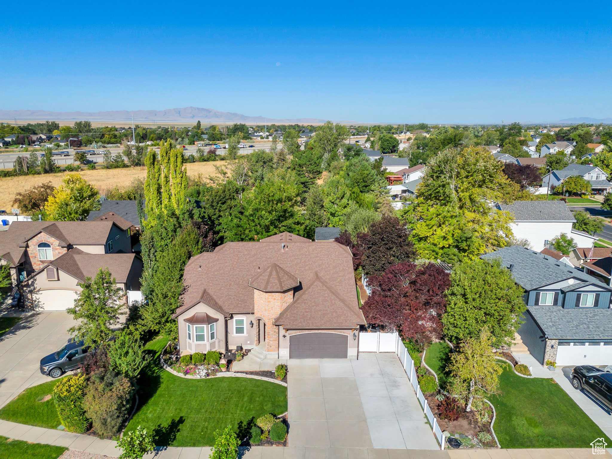 1521 N SILVERWOOD DR