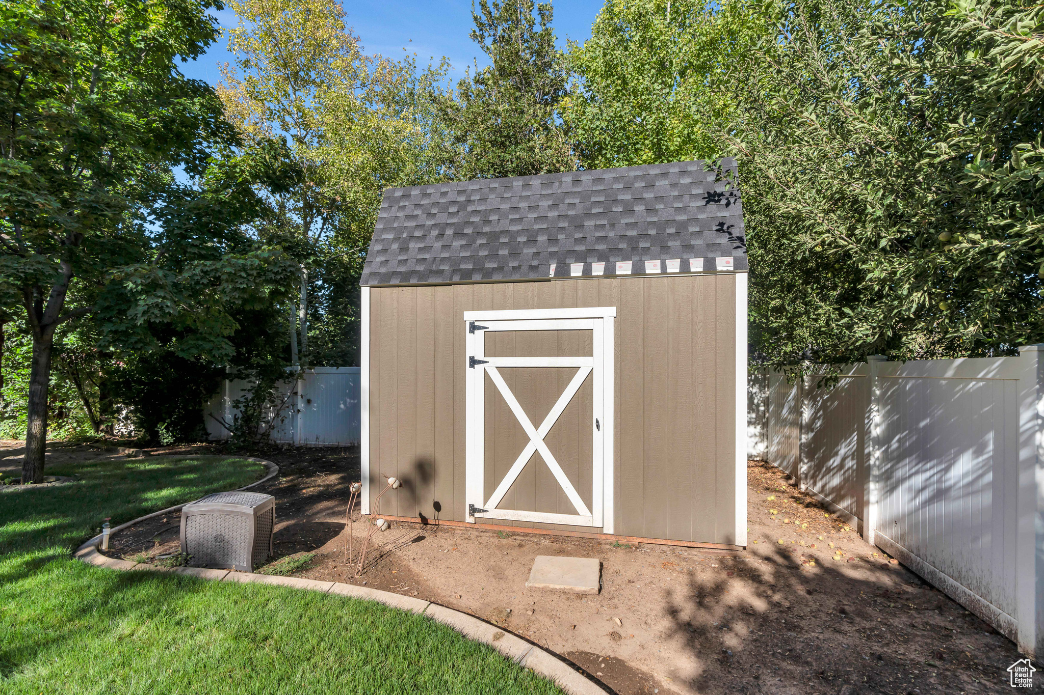 1521 N SILVERWOOD DR