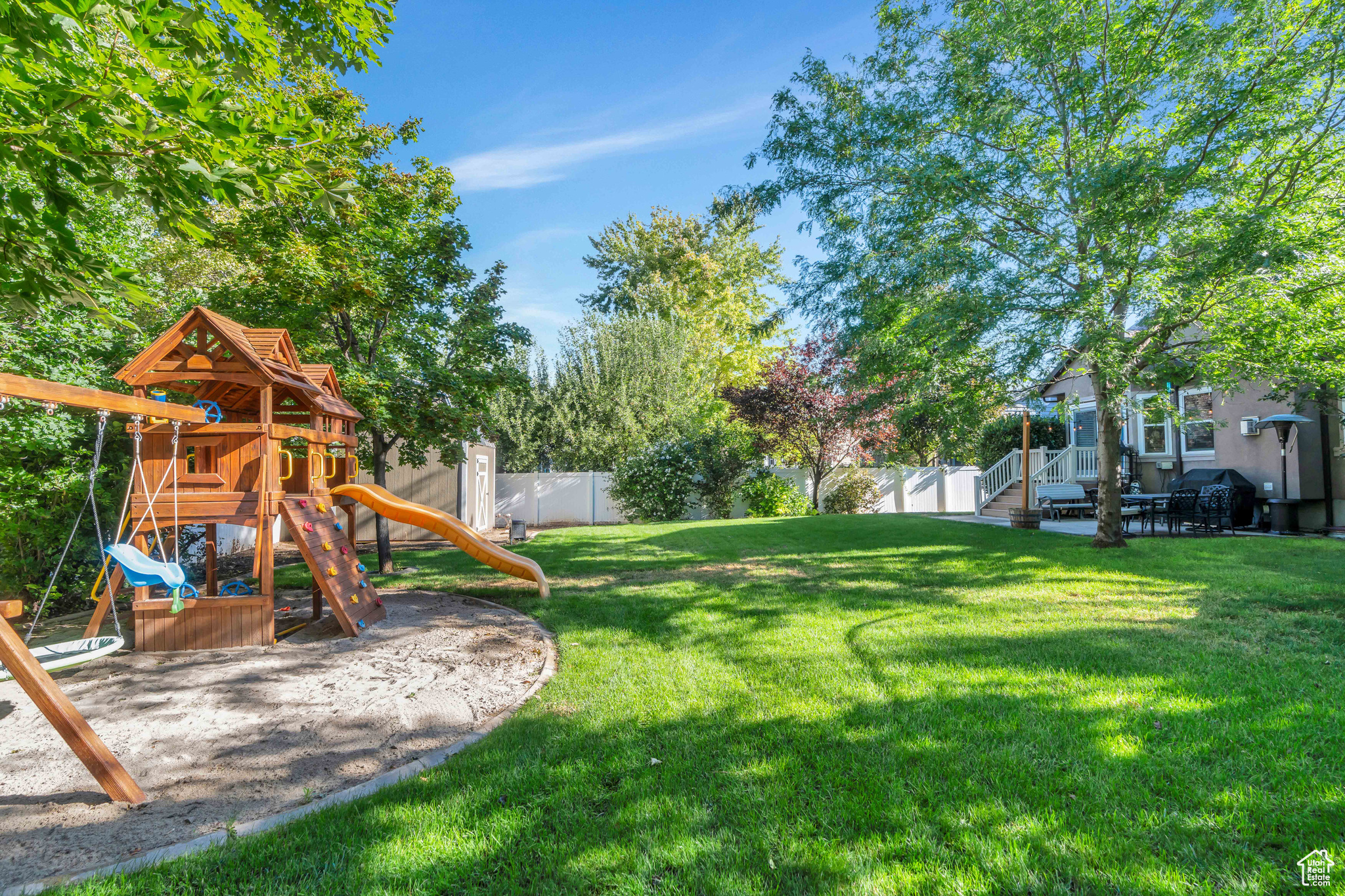 1521 N SILVERWOOD DR
