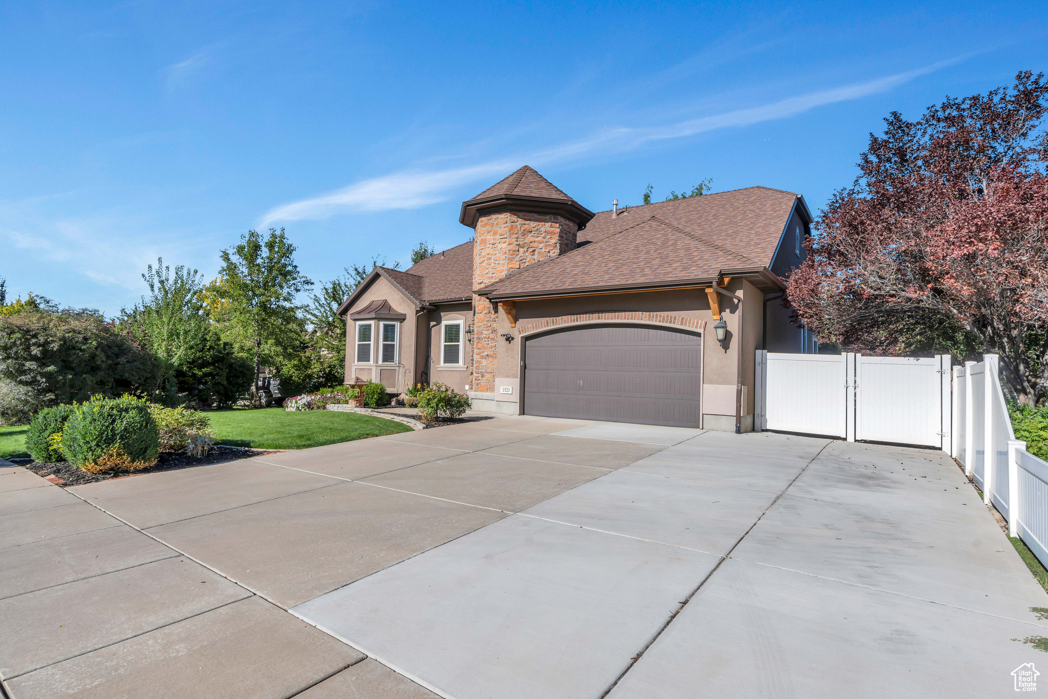 1521 N SILVERWOOD DR
