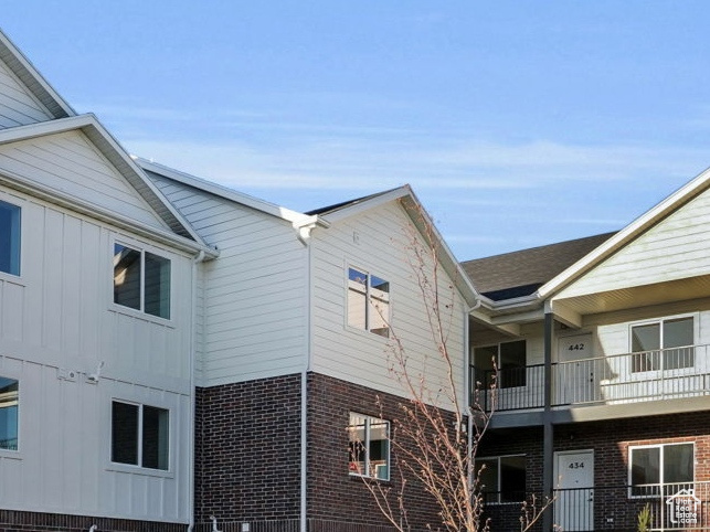 482 W MAIN ST
