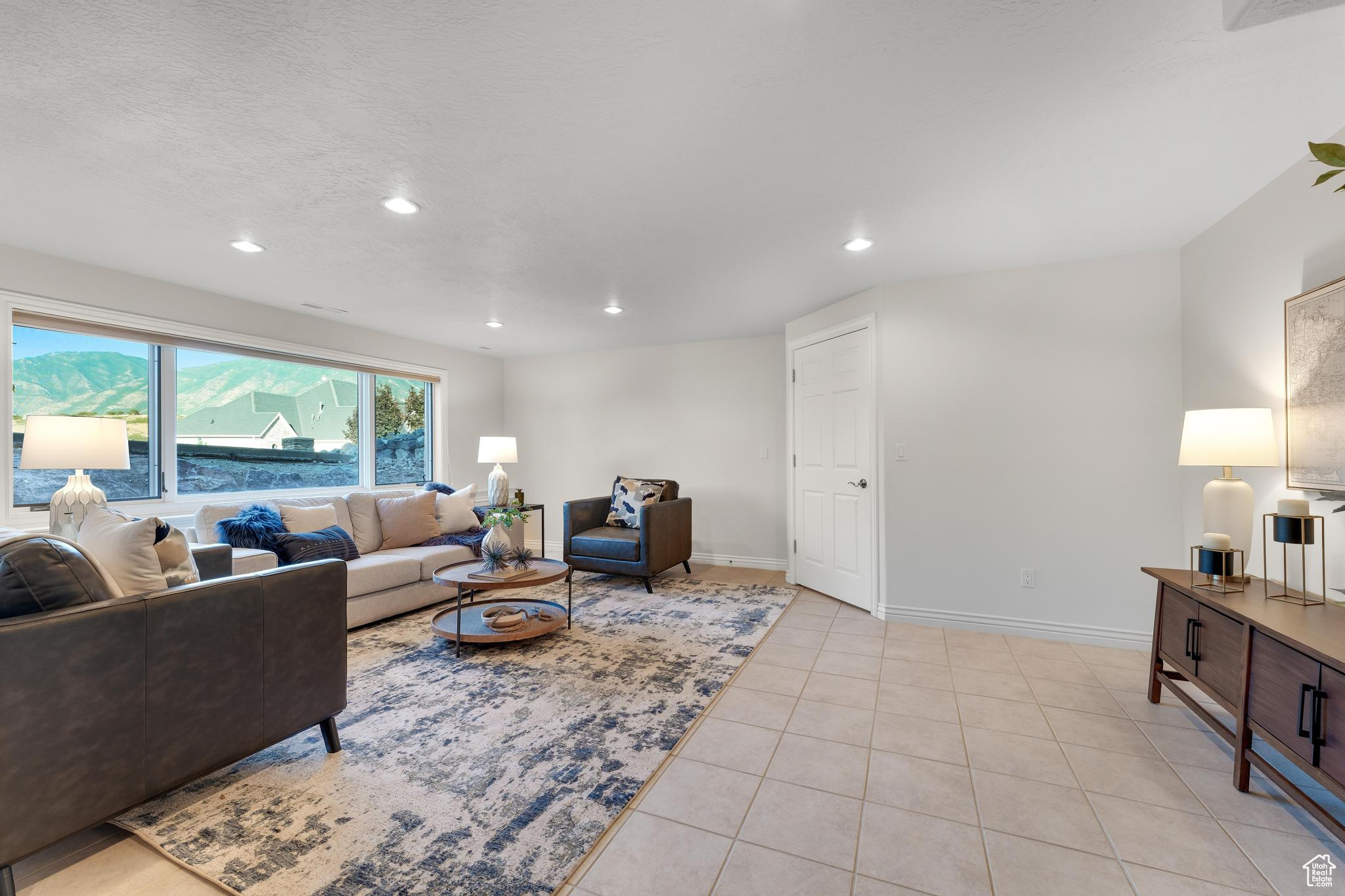 125 W SALEM HILLS DR.