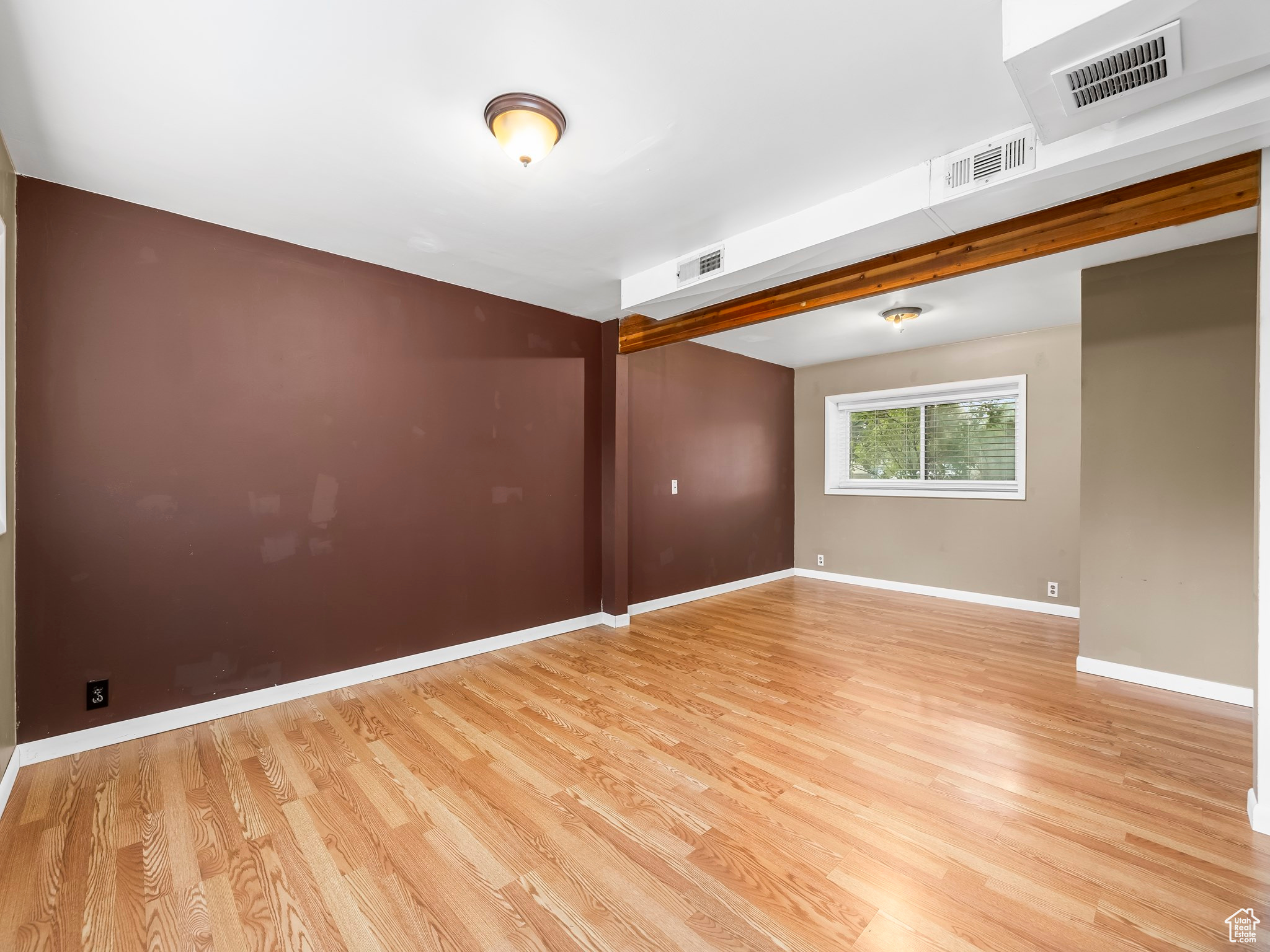 5806 S 4015 W