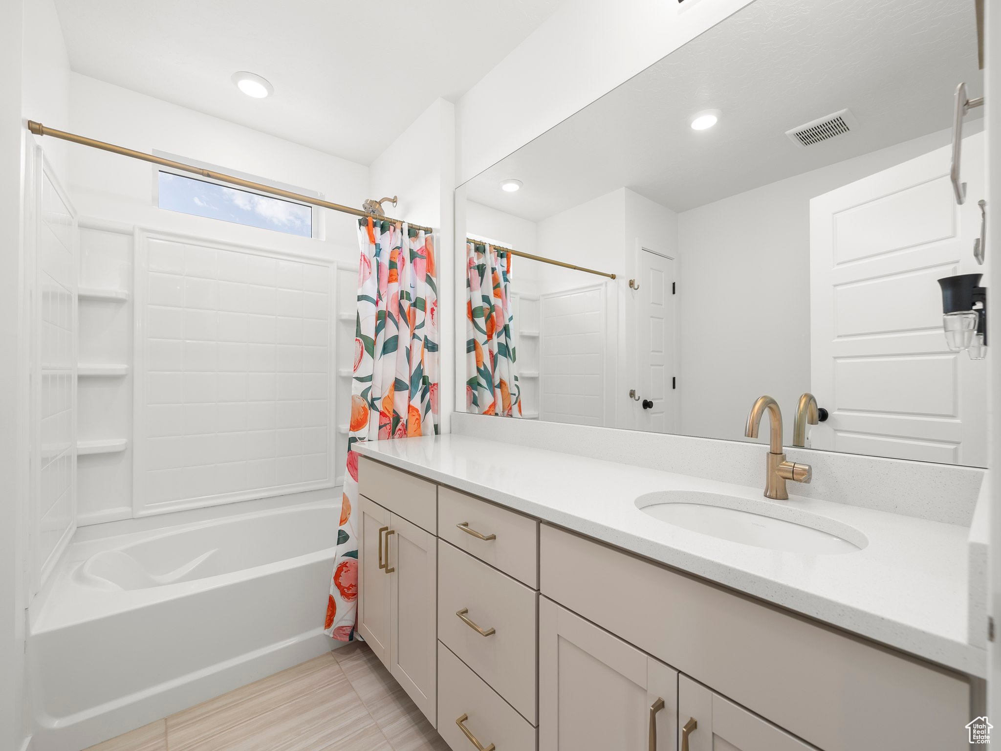 261 S BUCKHORN BATH AVE