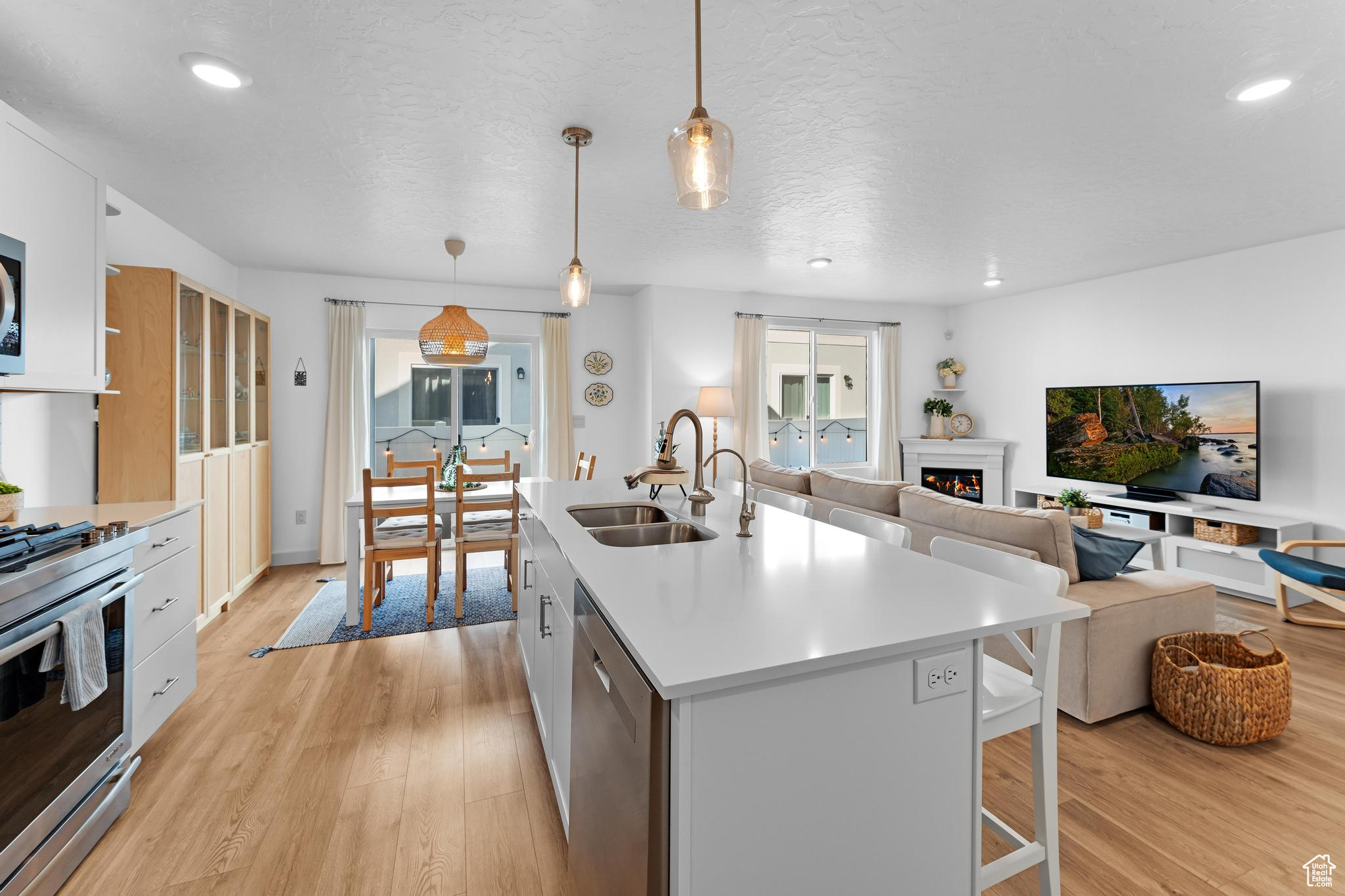 1102 E DORY BOAT RD