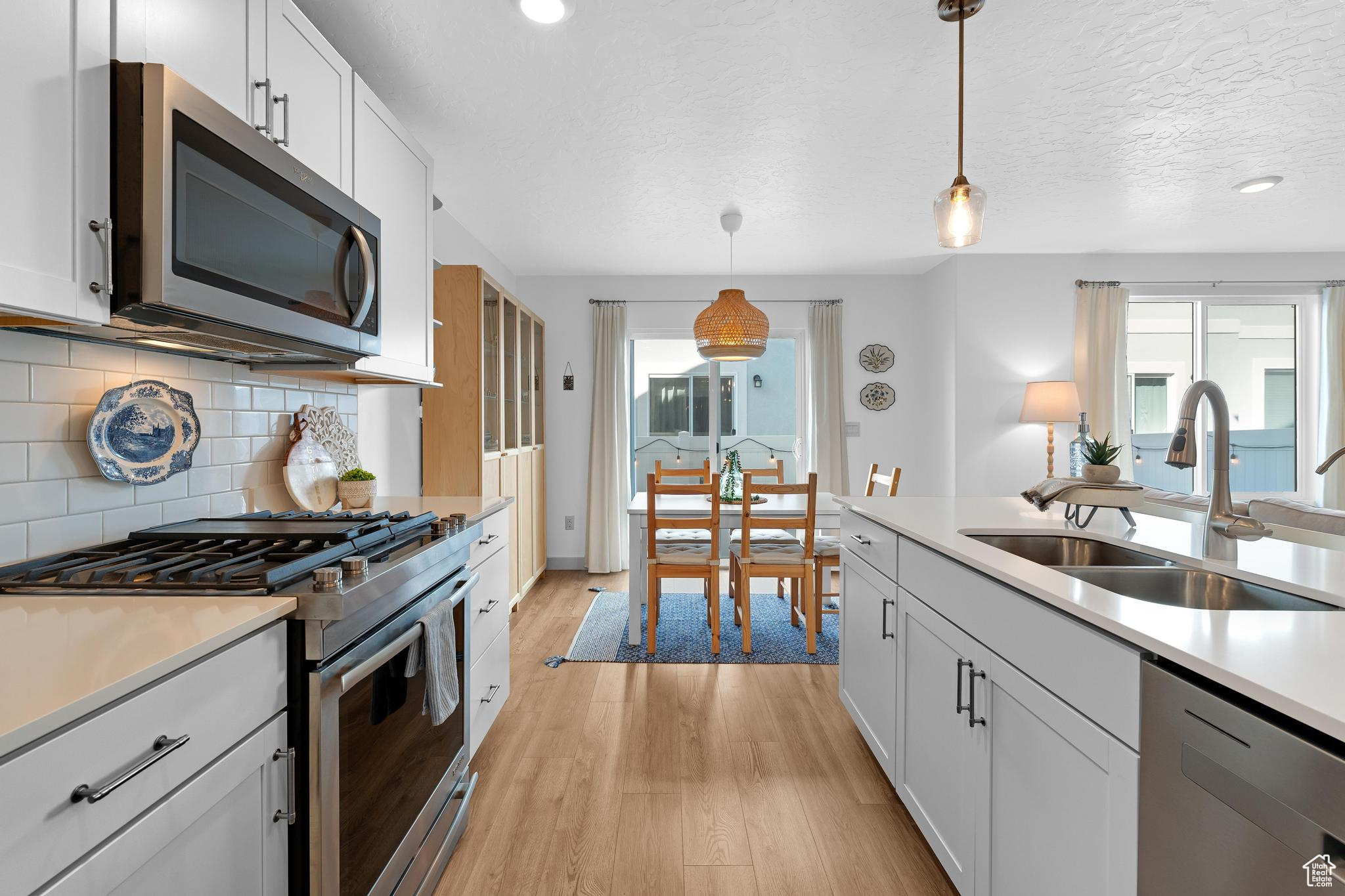 1102 E DORY BOAT RD