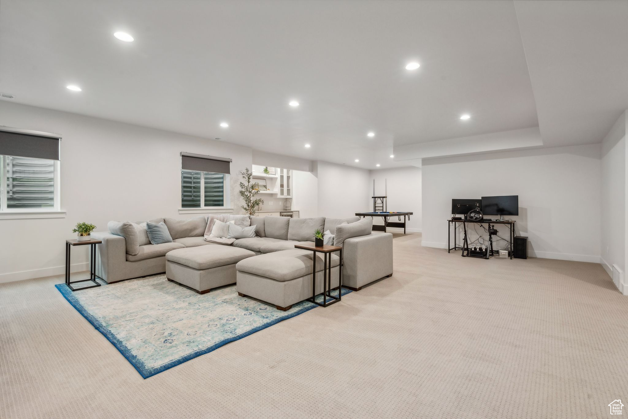 809 W LIGHTHOUSE DR