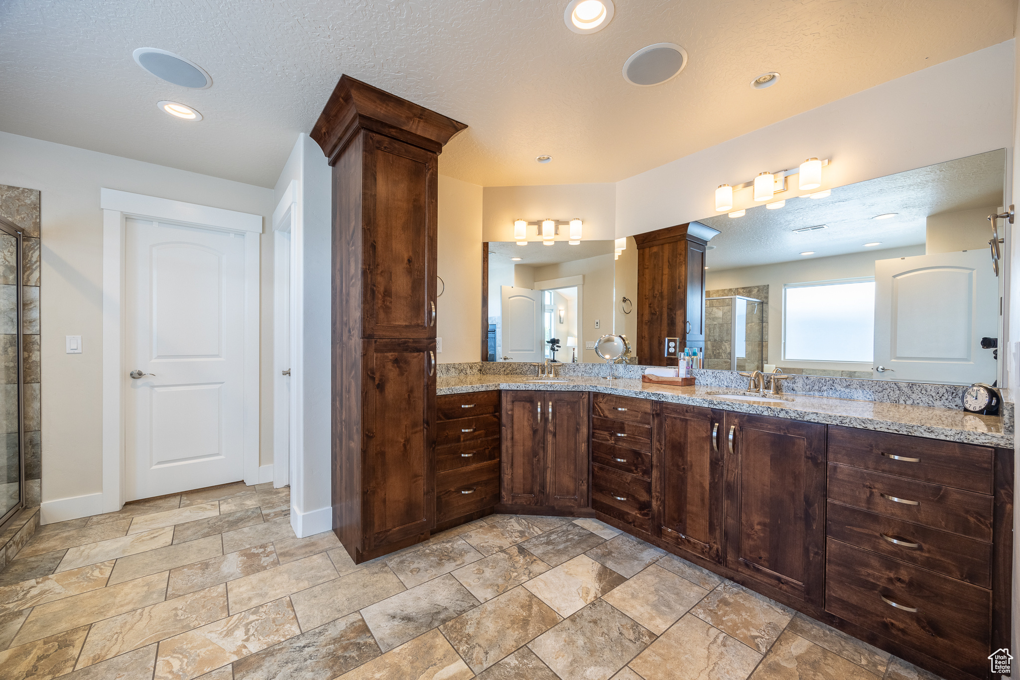 64 N SUNSET DR