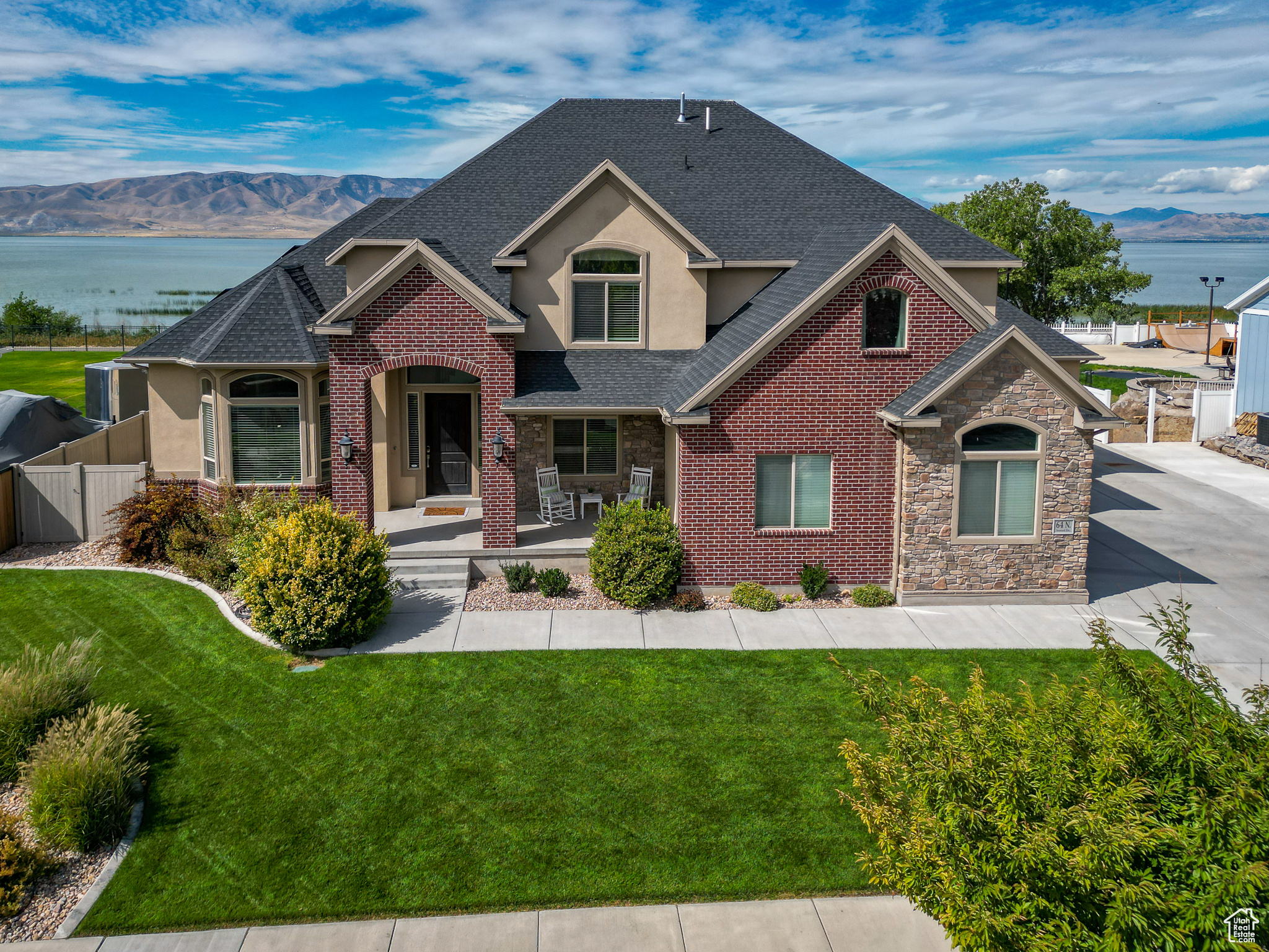 64 N SUNSET DR