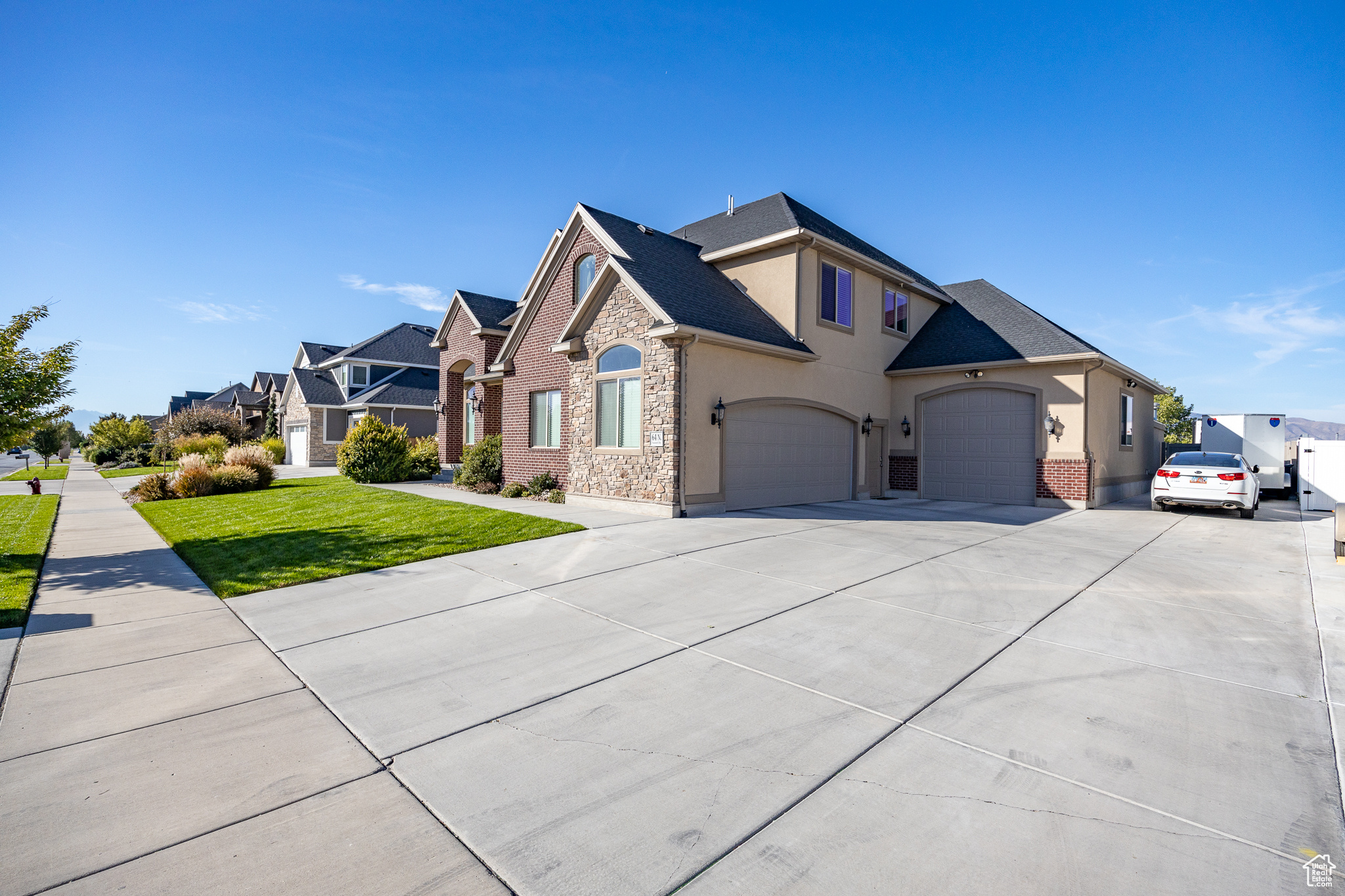 64 N SUNSET DR