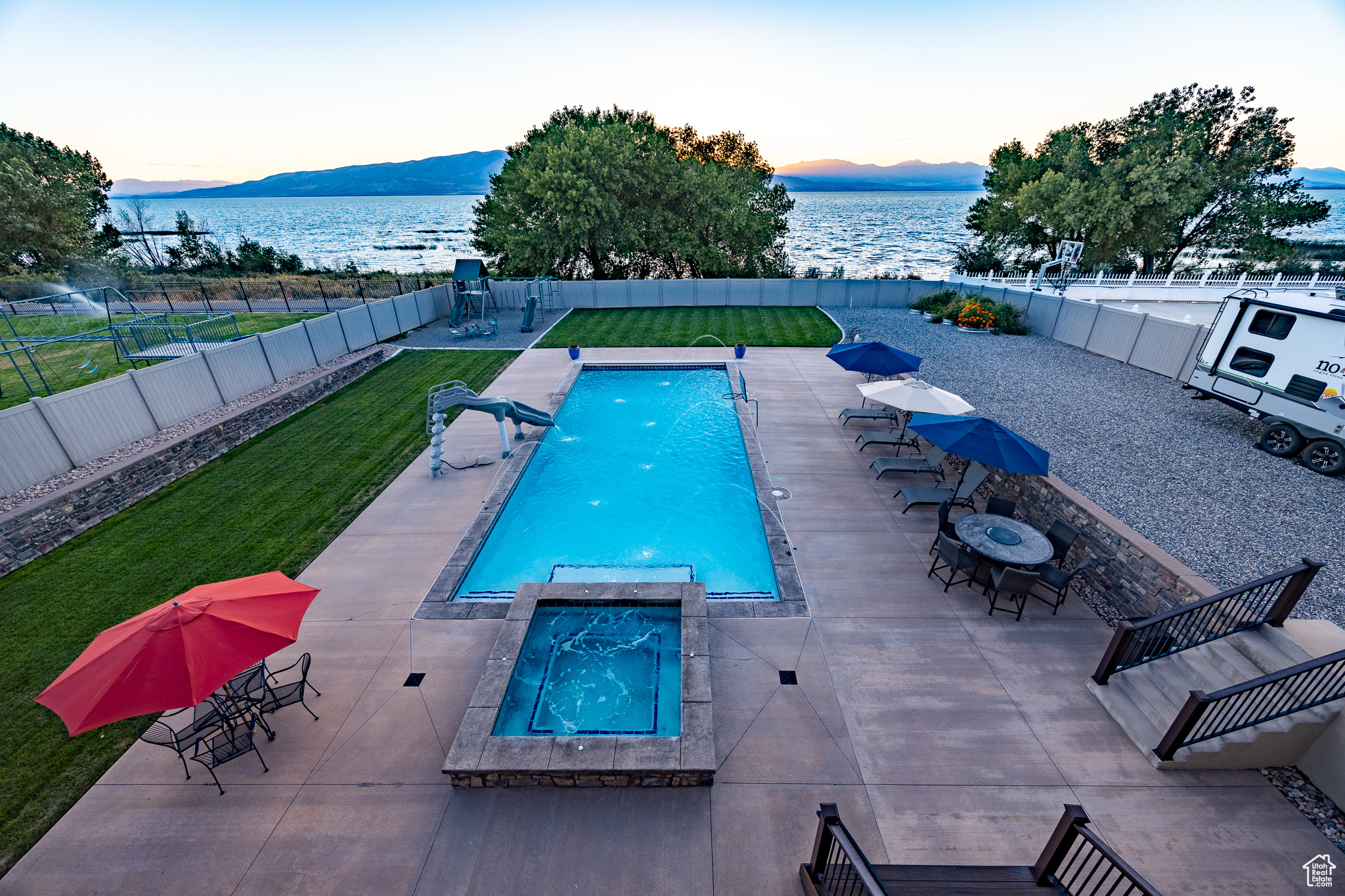64 N SUNSET DR