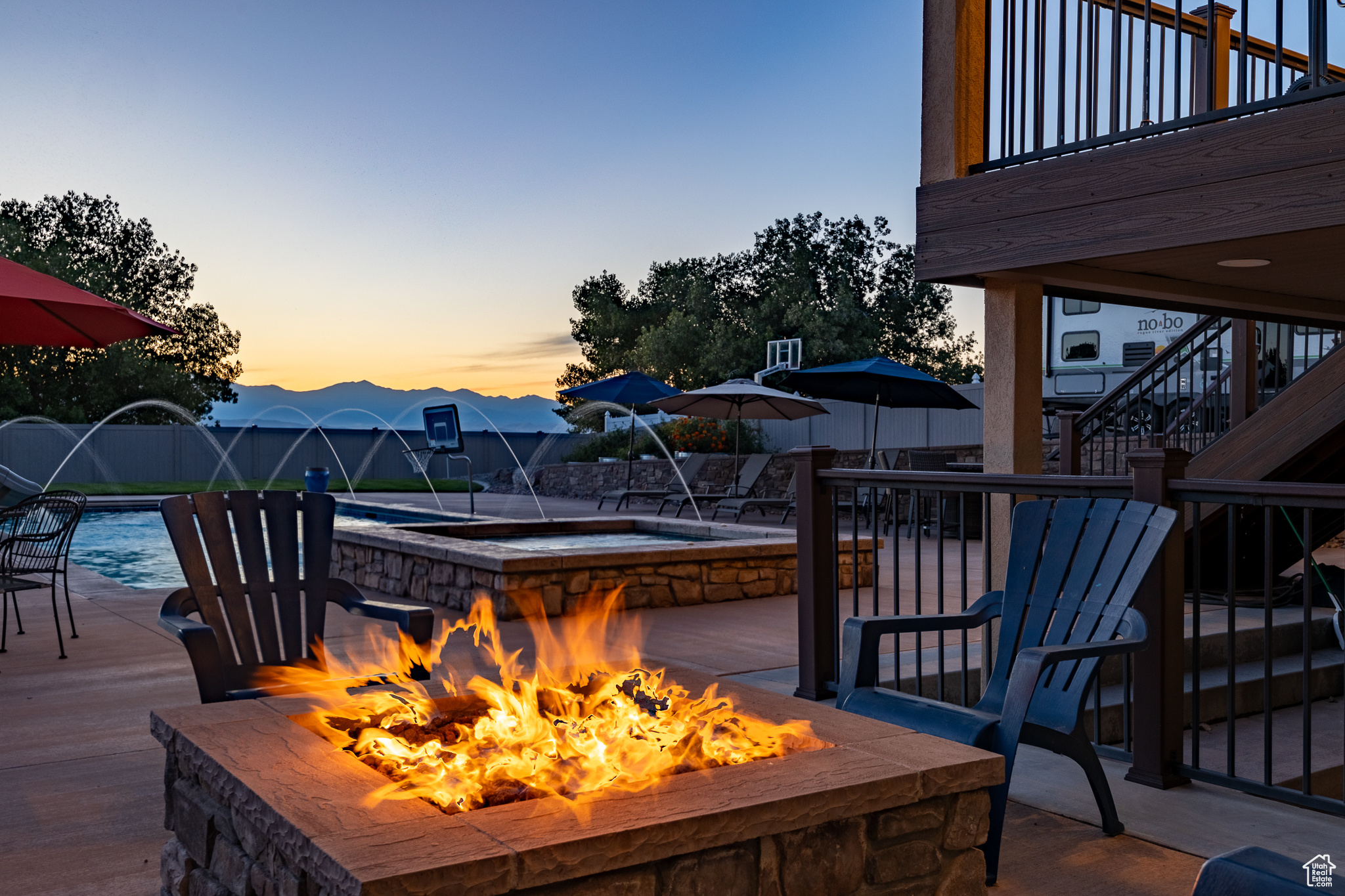 64 N SUNSET DR