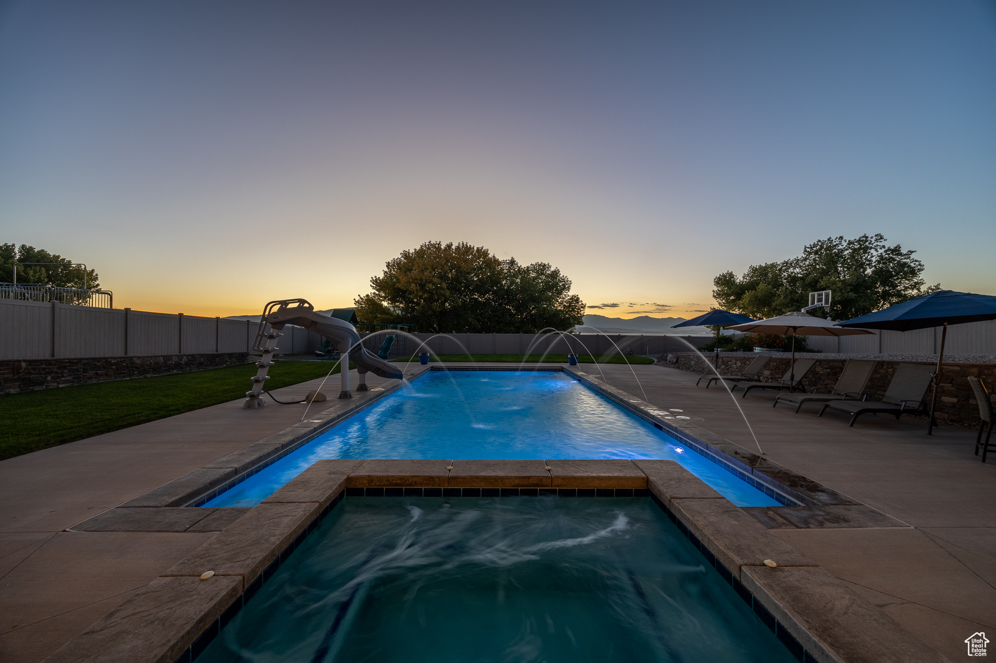 64 N SUNSET DR