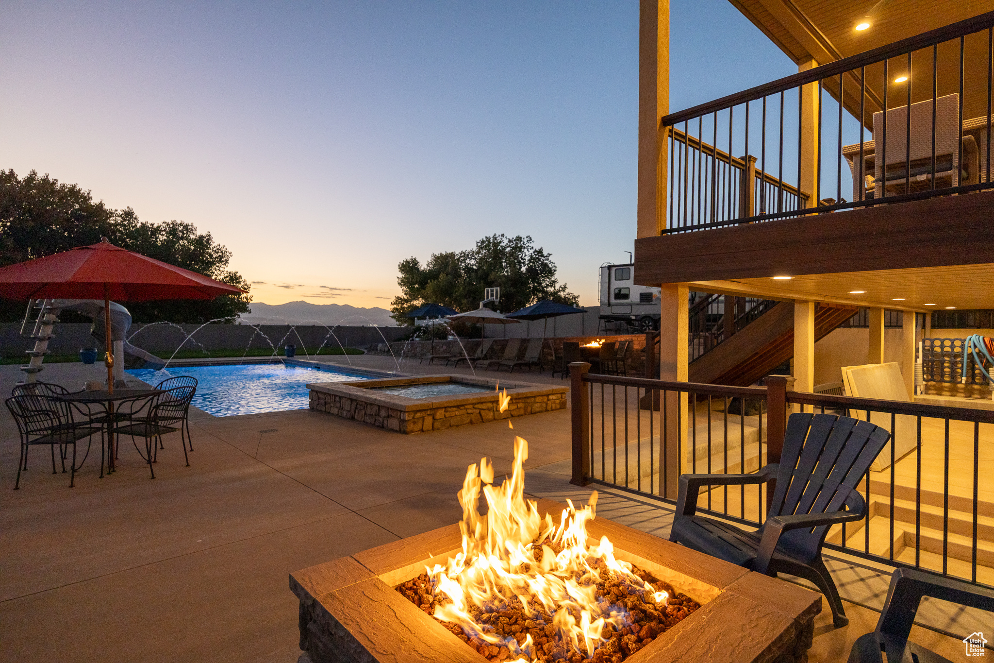64 N SUNSET DR