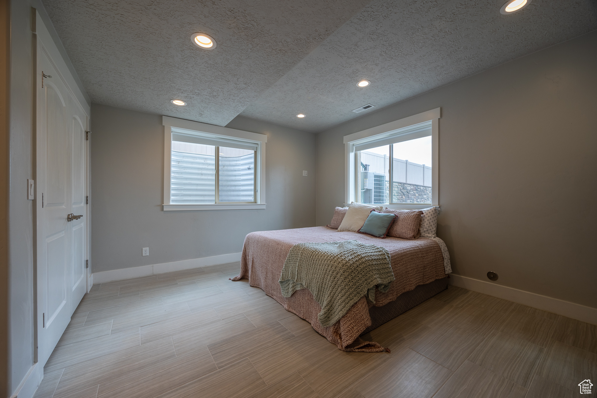 64 N SUNSET DR