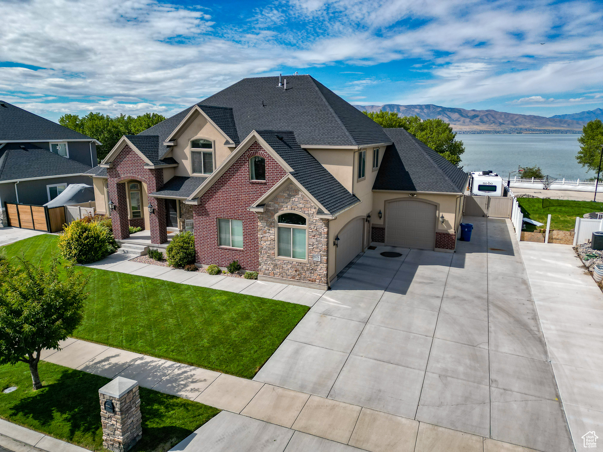 64 N SUNSET DR