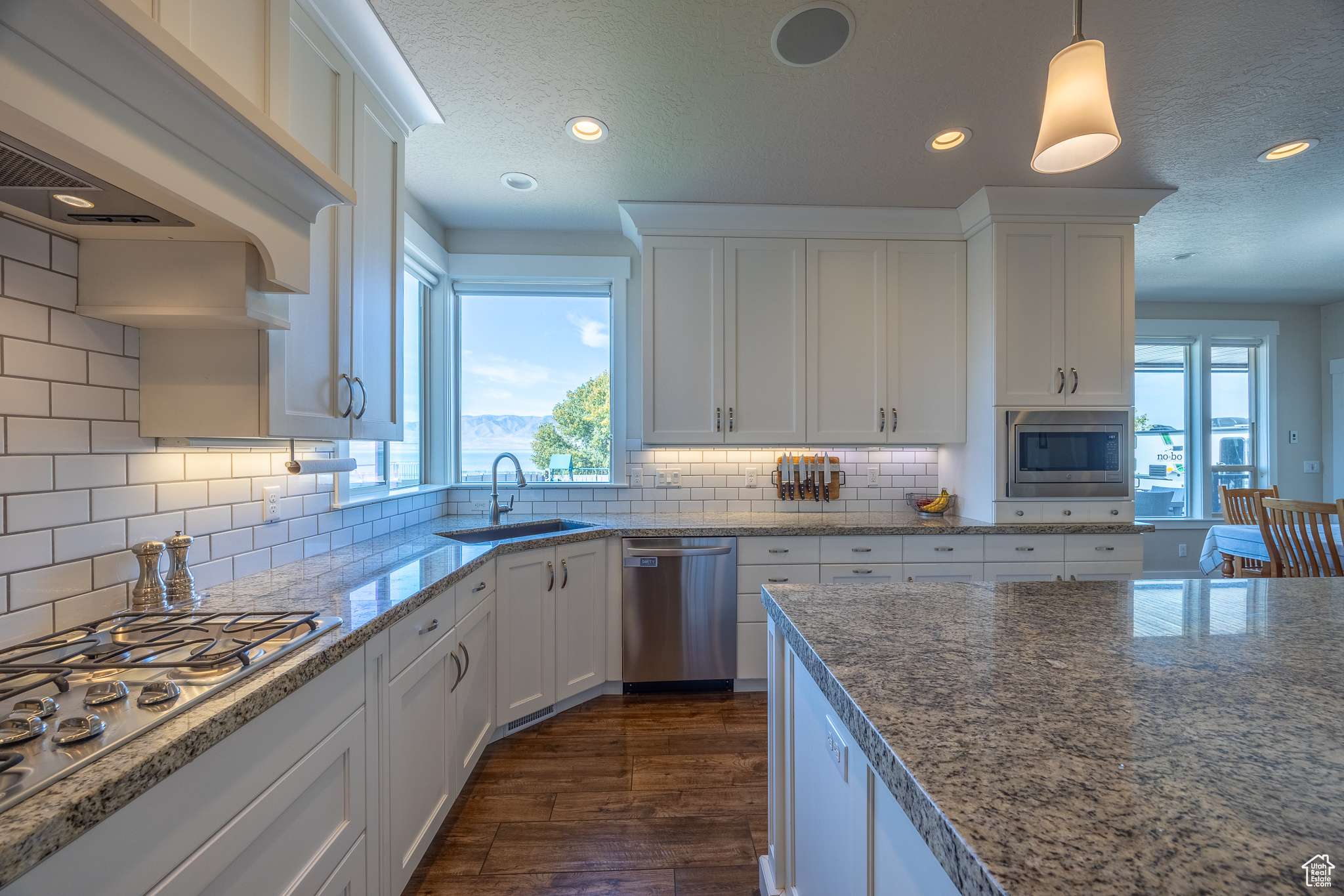 64 N SUNSET DR