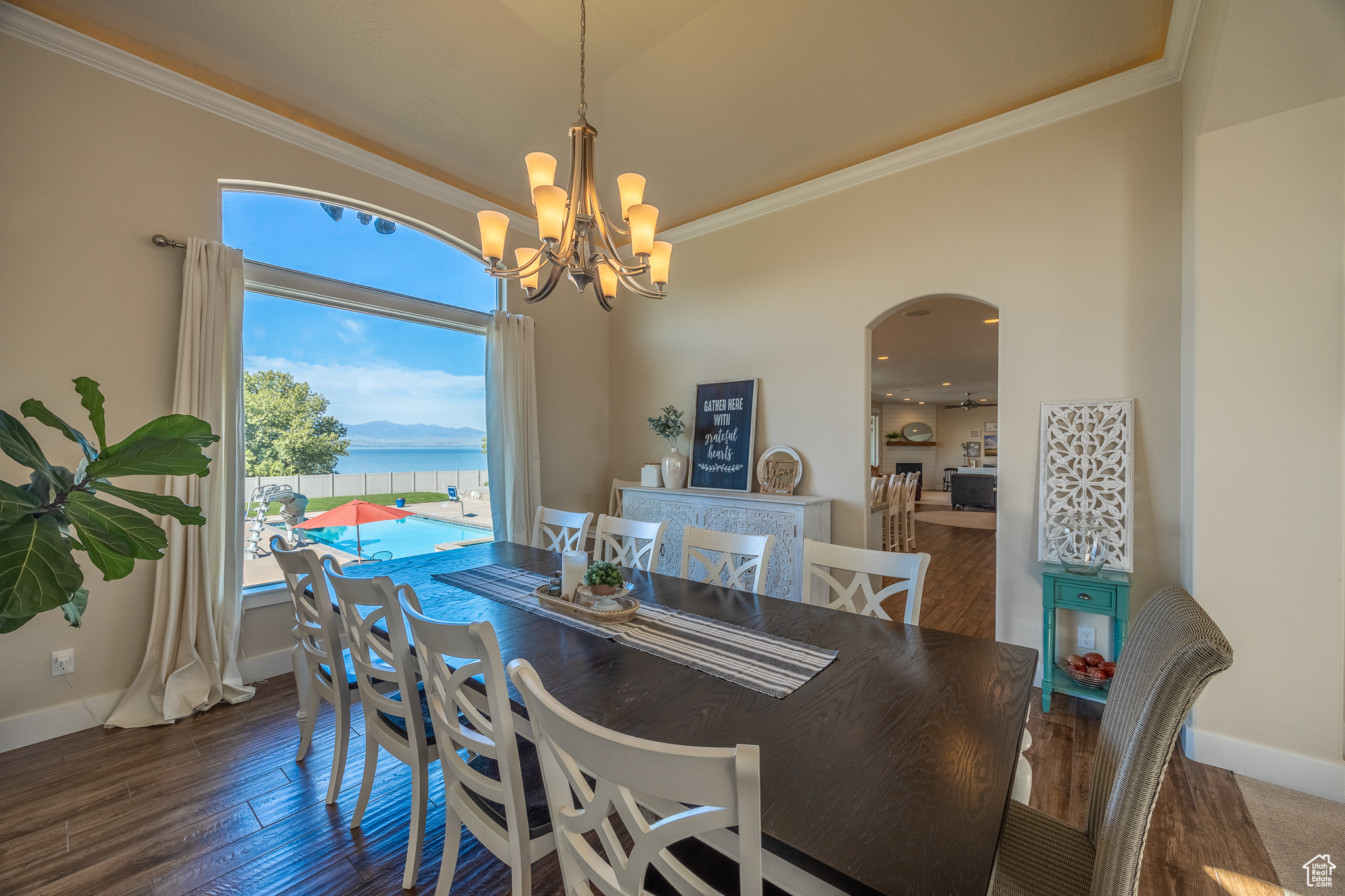64 N SUNSET DR