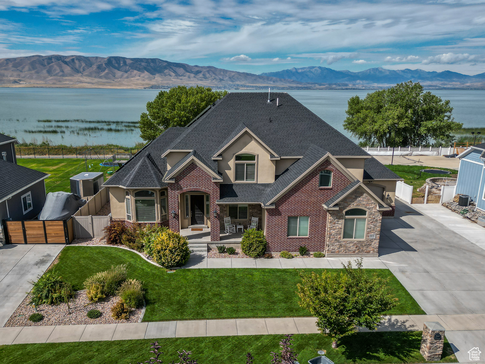 64 N SUNSET DR