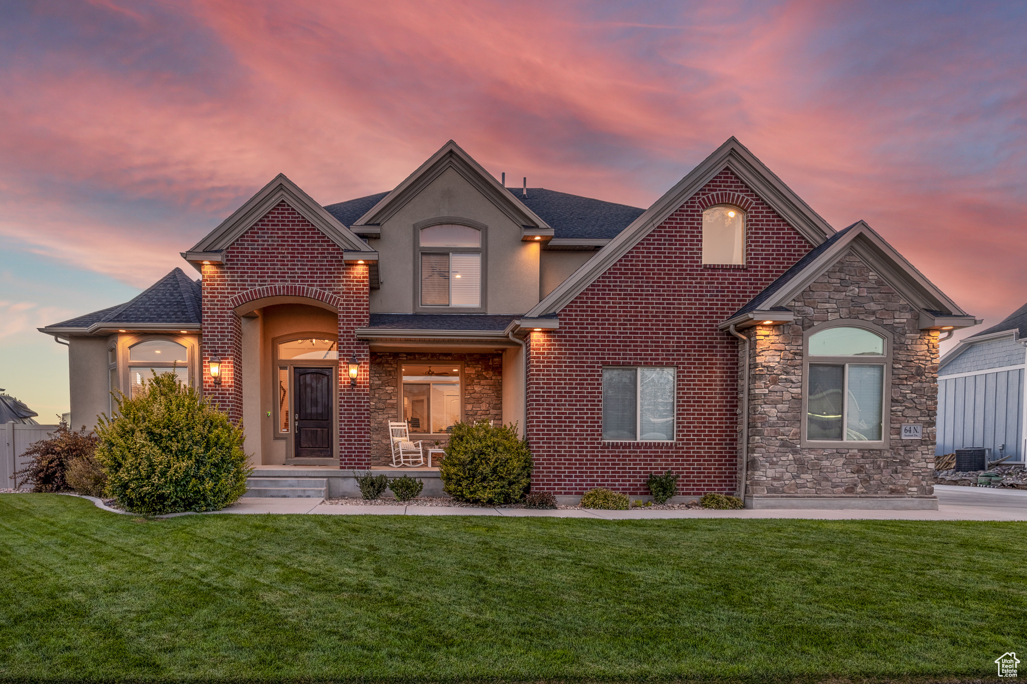 64 N SUNSET DR
