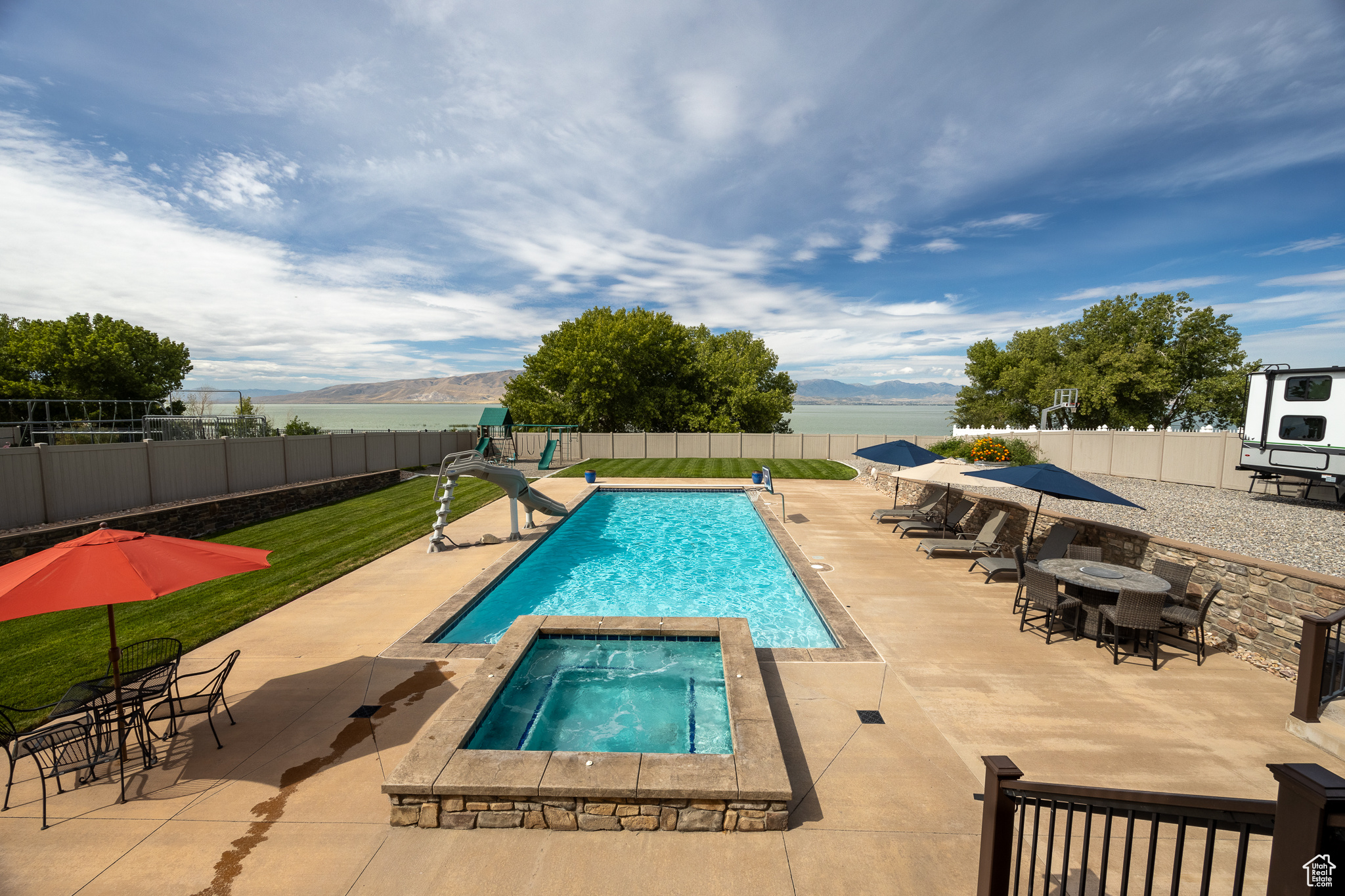 64 N SUNSET DR