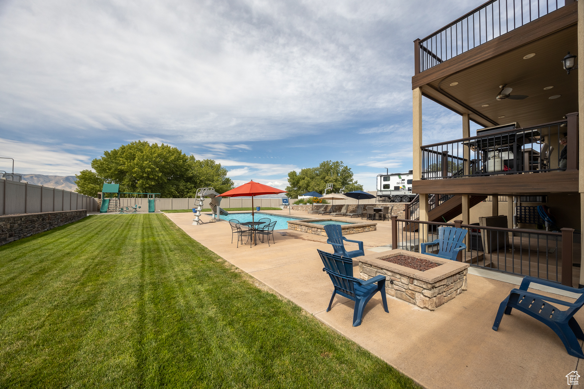 64 N SUNSET DR