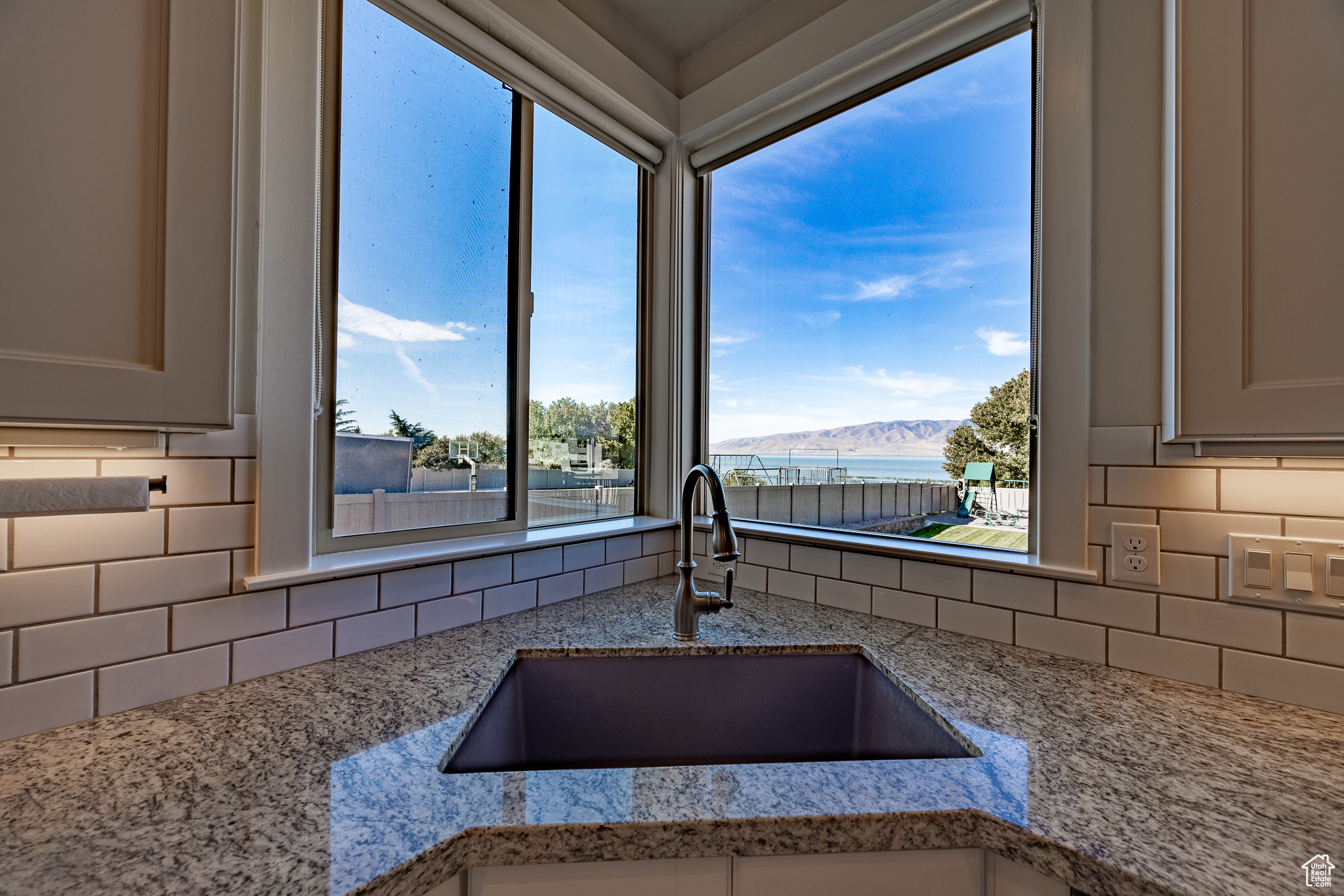 64 N SUNSET DR