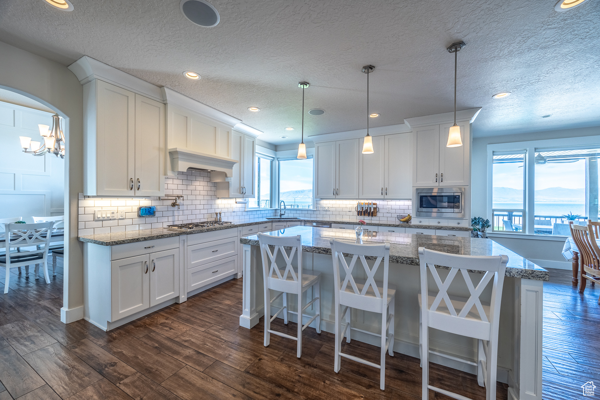 64 N SUNSET DR